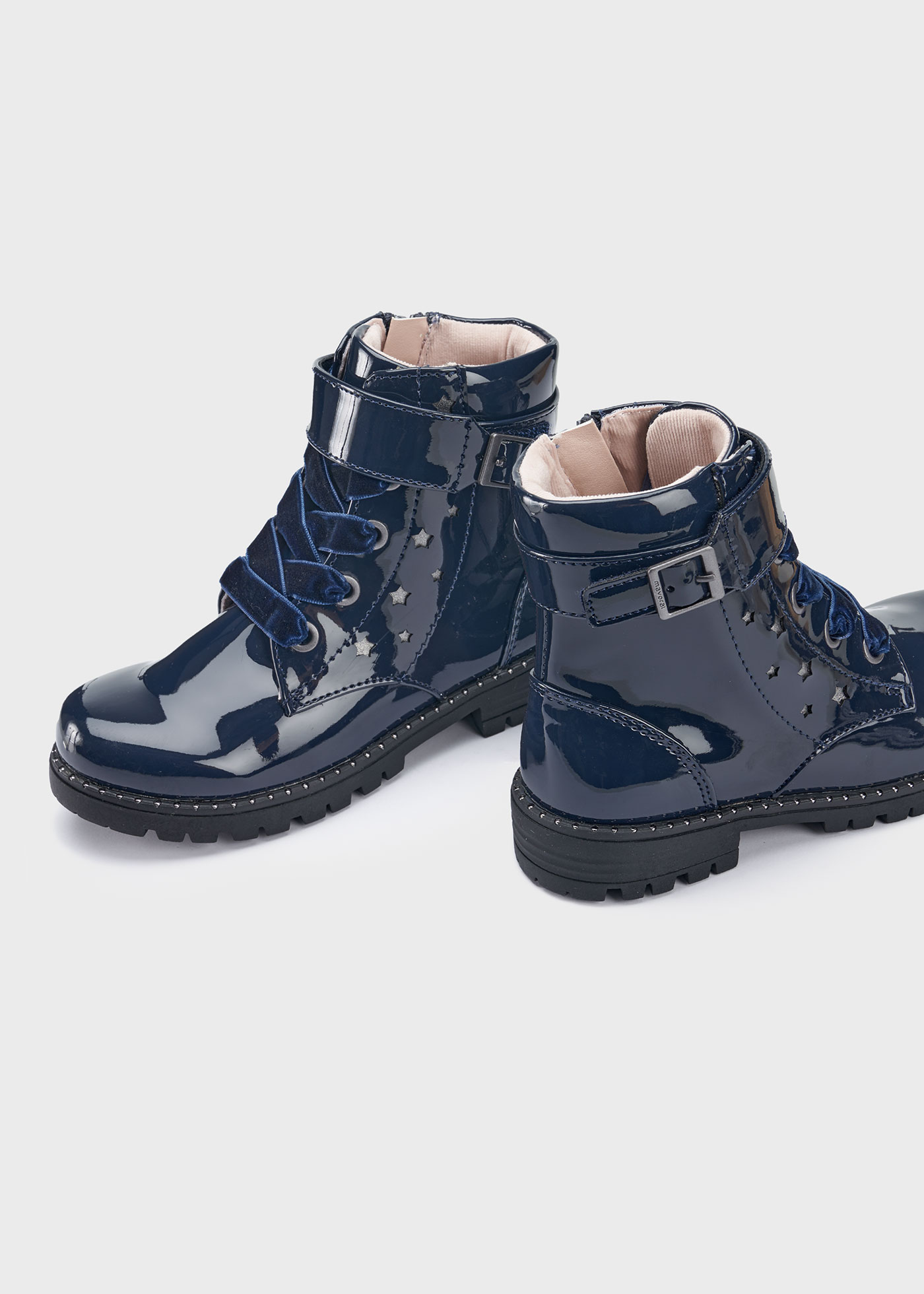 Botas de couro envernizado estilo motociclista para meninas