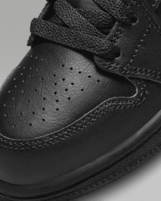 Jordan 1 Mid Younger Kids' Shoe