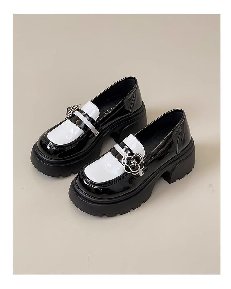 Silverslyre - Loafers met bloemenaccent en platform