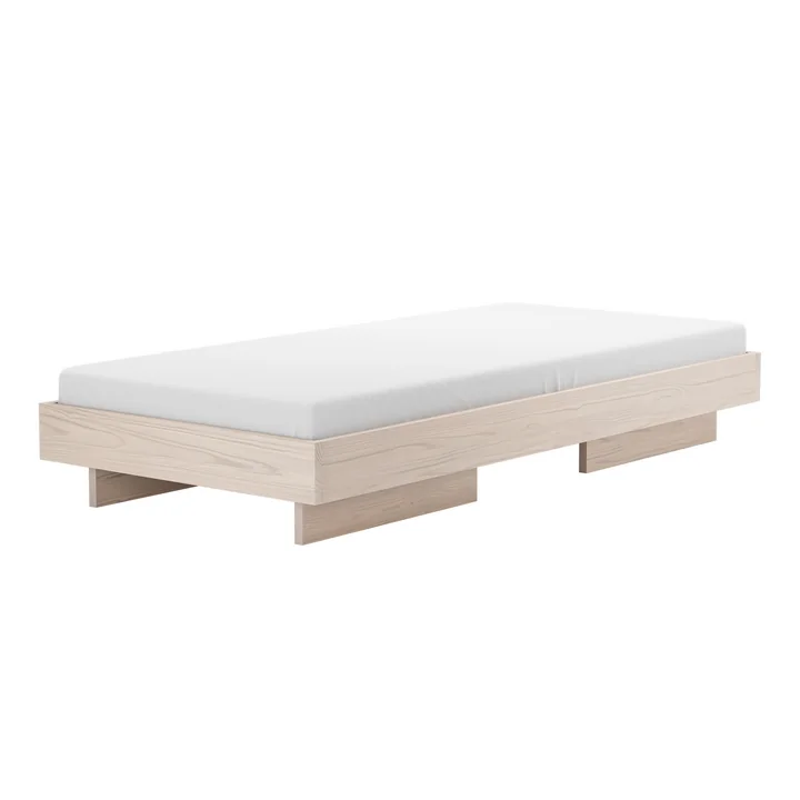 OUT Objekte unserer Tage - Zians Bett XSmall 90 x 200 cm, Esche gewachst mit Weisspigment