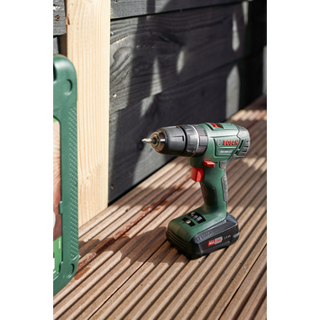 Bosch 18V accuboormachine UniversalDrill (incl. 2 accu's 1.5Ah + lader)