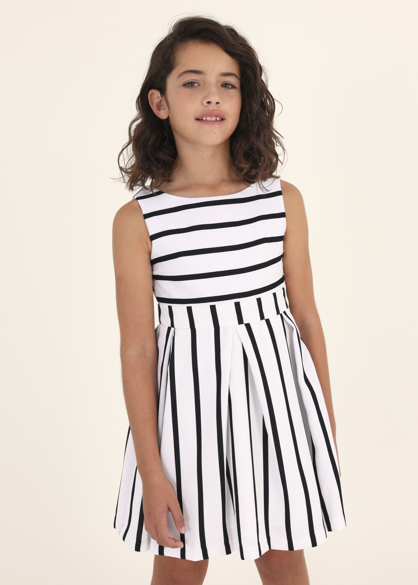 Vestido listrado para meninas