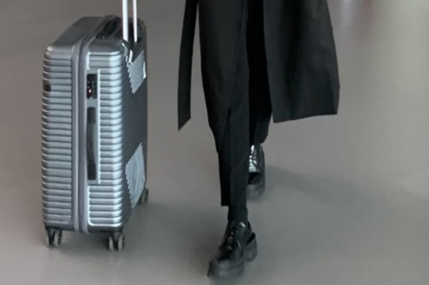 Blueforce - Effen midi-trenchcoat met dubbele rij knopen en sashed-strap