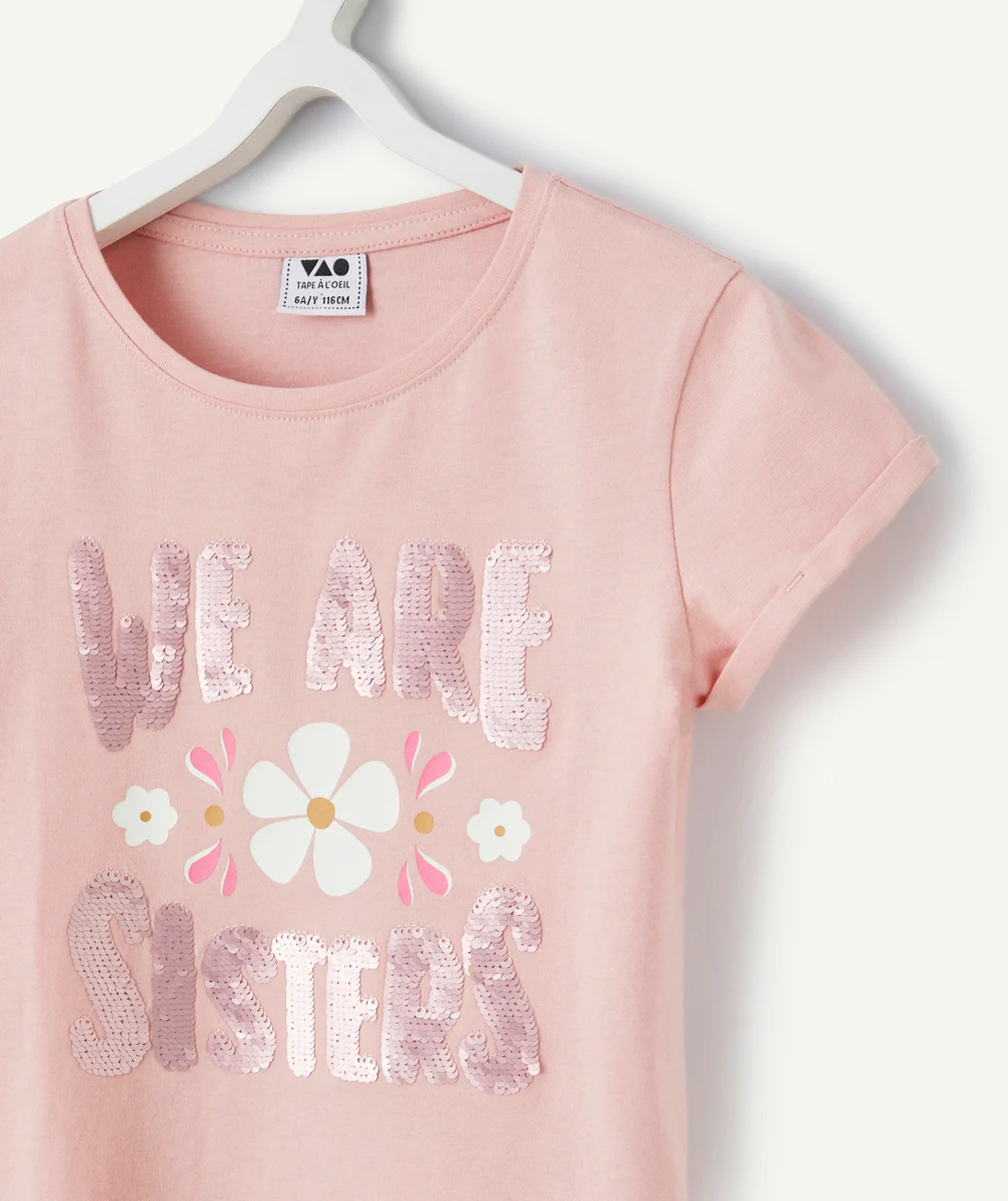 T-SHIRT FILLE EN COTON BIO ROSE AVEC MESSAGE SISTERS EN SEQUINS RÉVERSIBLES