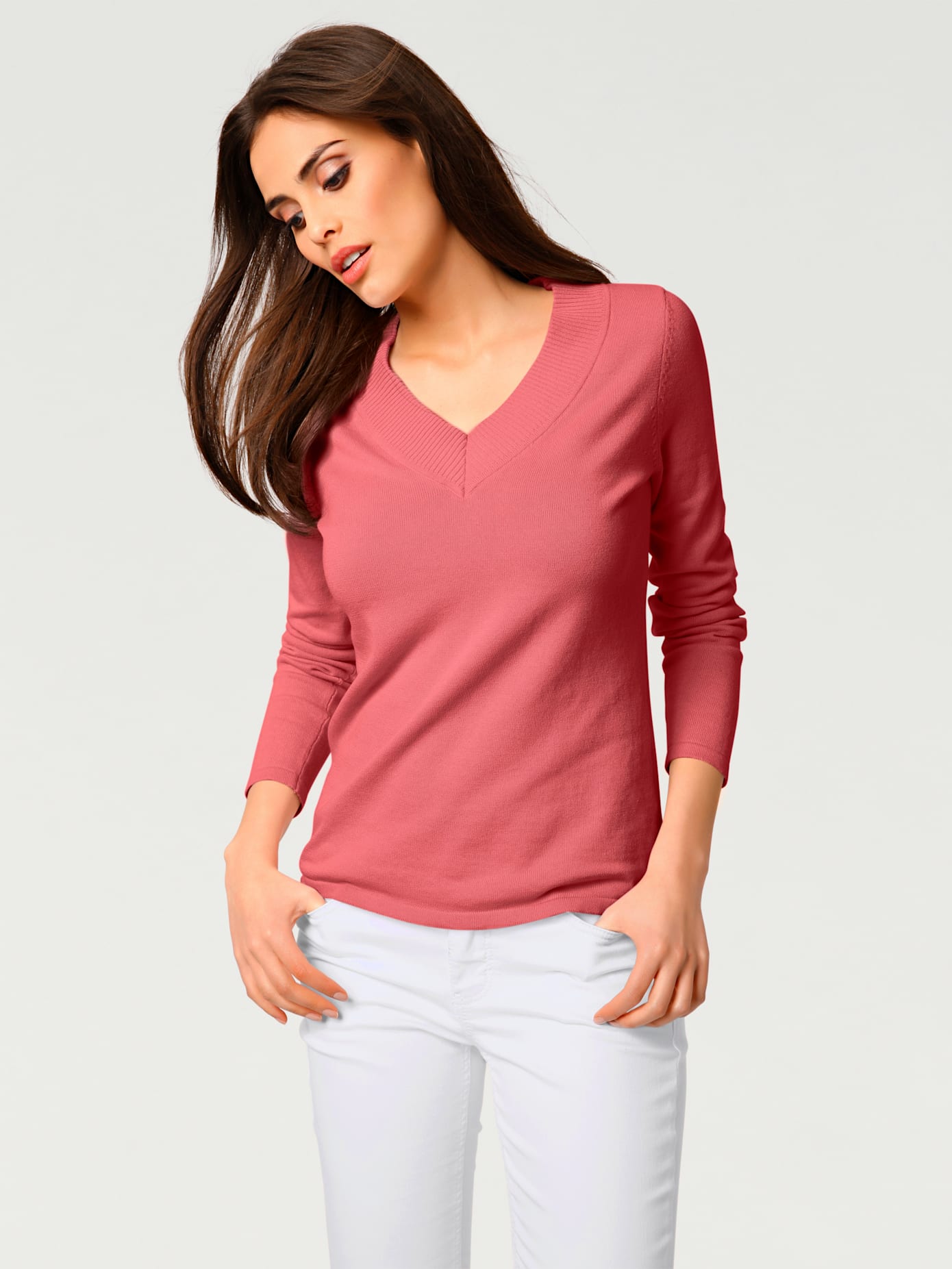 Joli pull basique à encolure en v