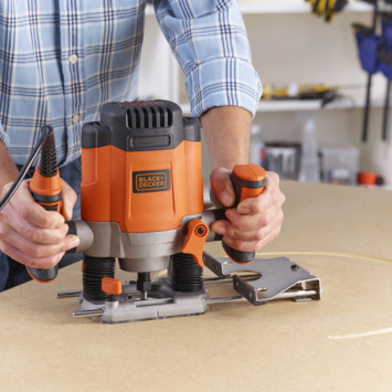 Black Decker bovenfrees KW1200E-QS