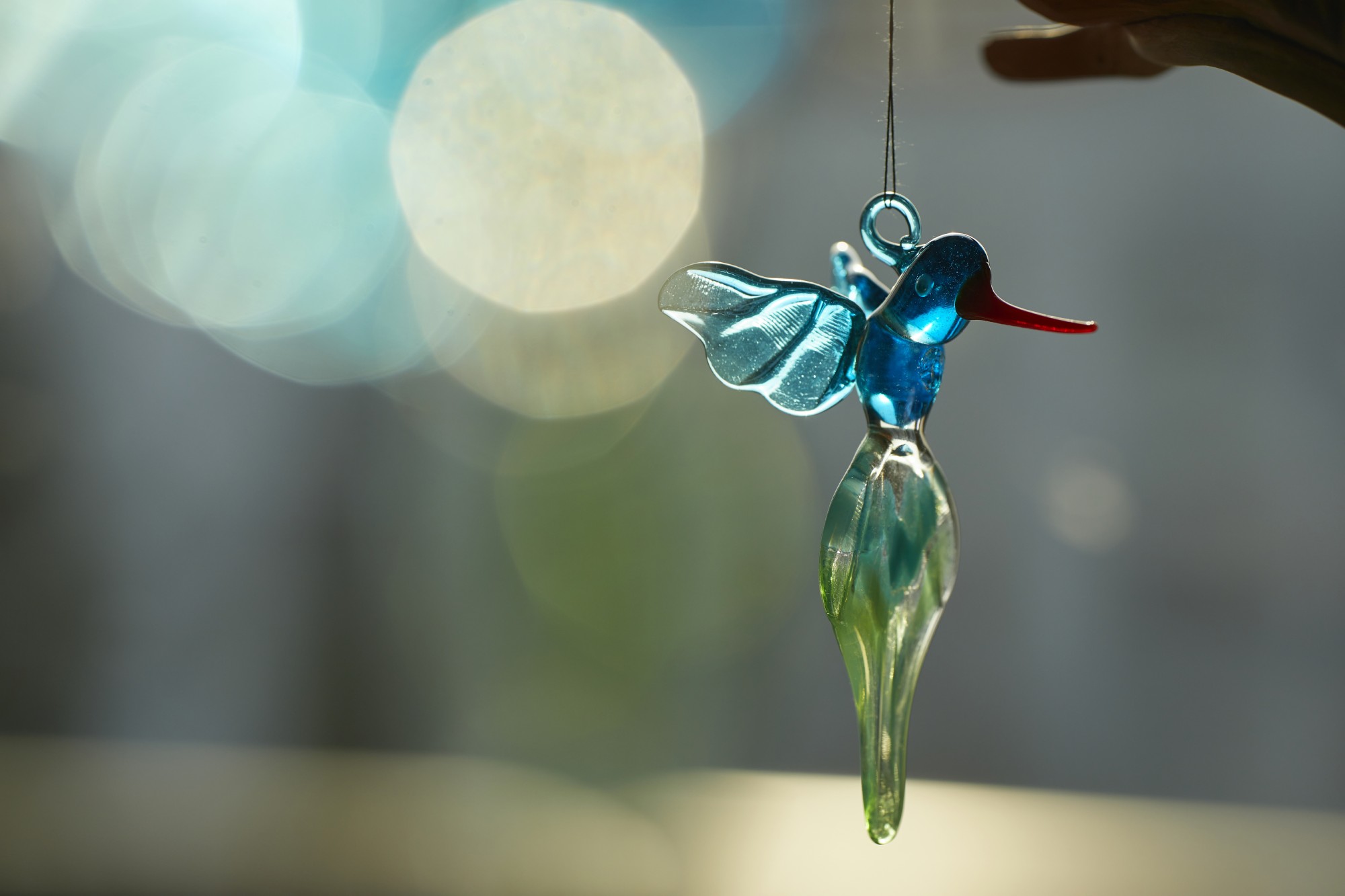 Glasfigur 'Kolibri' hängend, multicolor, H 11 cm, B 9 cm, L 6 cm von fischer's lagerhaus