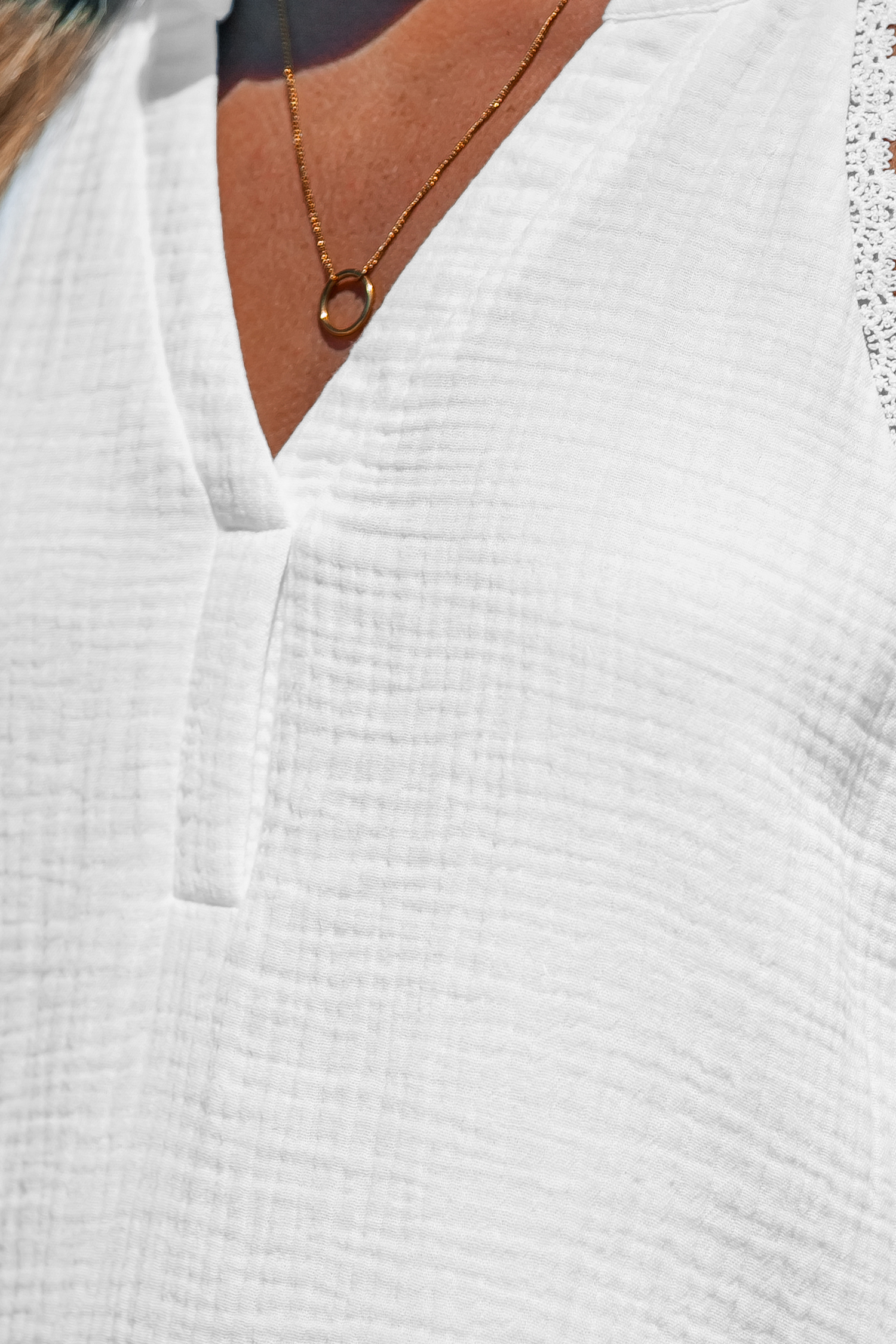 Robe mini cover up en pur coton sans manches à col en V blanche