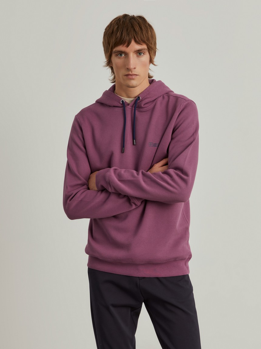 Sweater com capuz em malha piqué