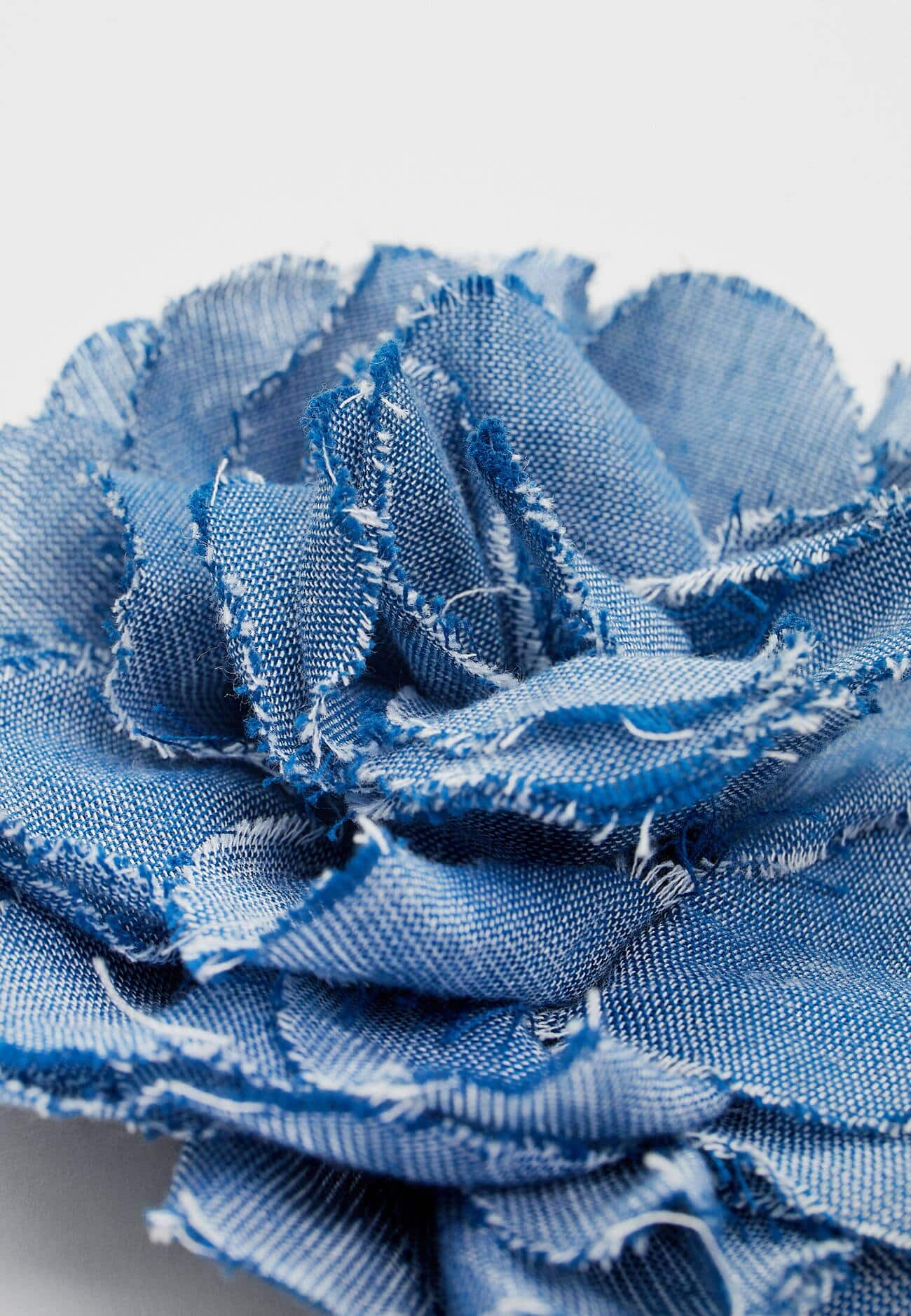 Gargantilha floral de jeans