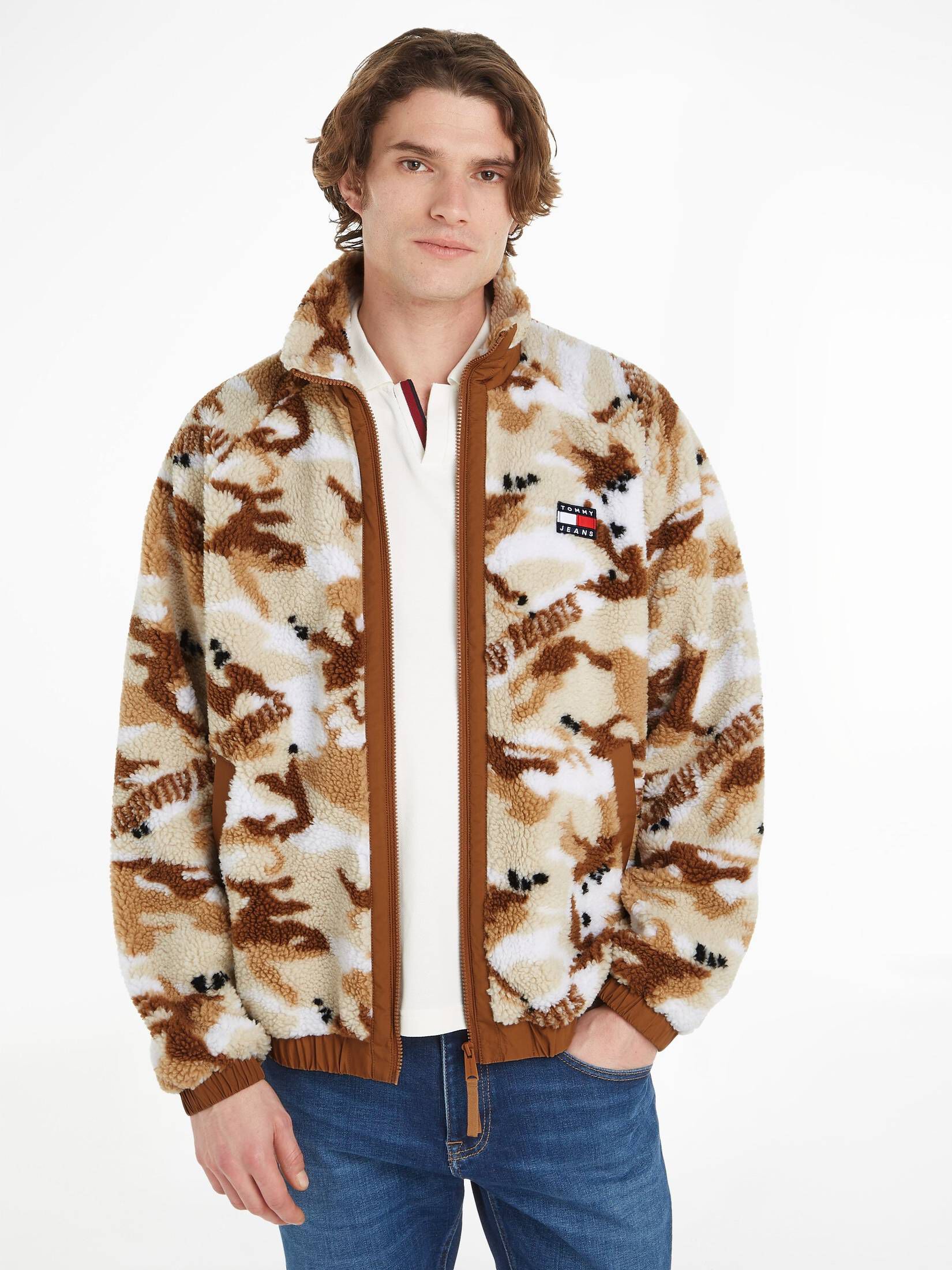 Tommy Jeans| Herren Jacke SHERPA mit Camouflage-Logo Print Relaxed Fit