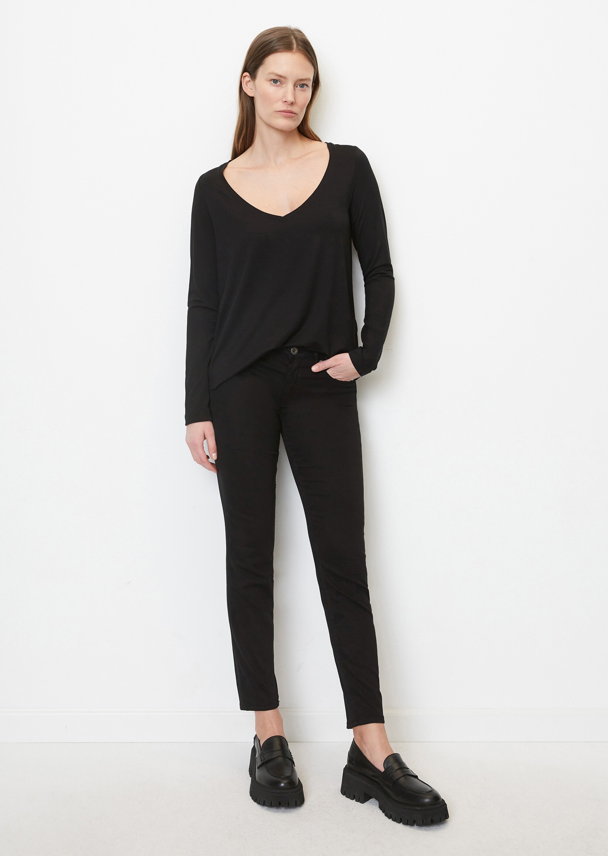 V-Neck-Longsleeveaus LENZING™ ECOVERO™