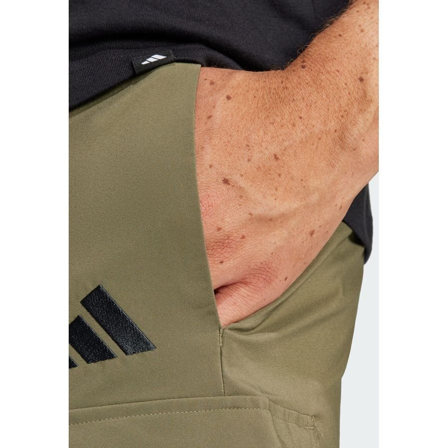 Adidas Short cargo petit logo Essentials Chelsea