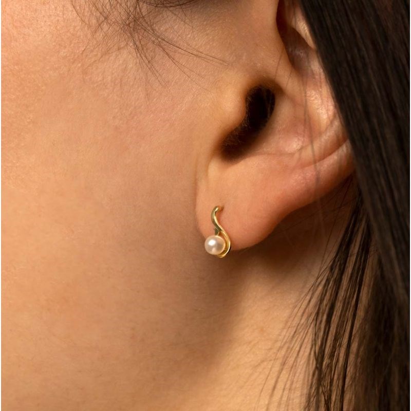 Boucles d'oreilles or jaune et Perles de culture blanches 
