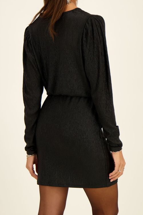Zwarte metallic jurk met overslag en pofmouwen