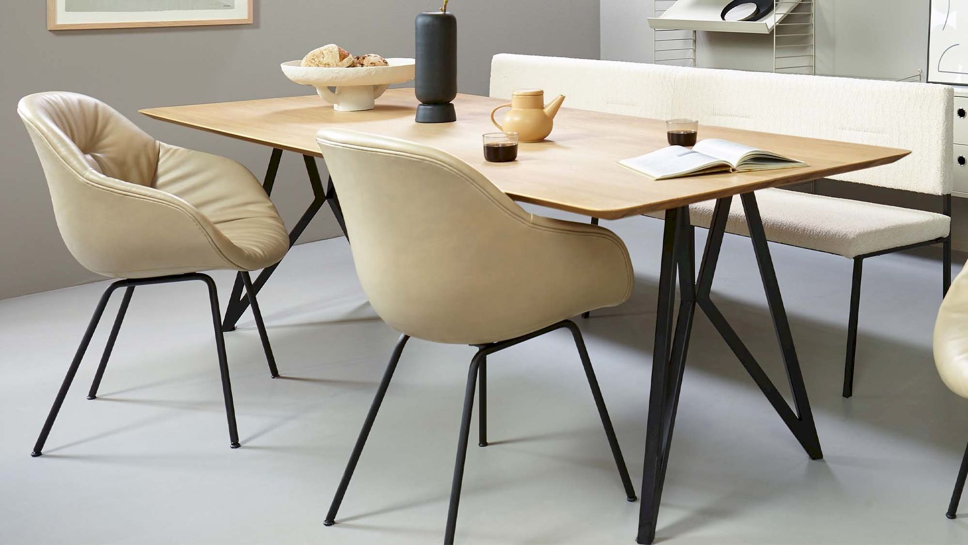 Studio HENK   Butterfly Black Eettafel