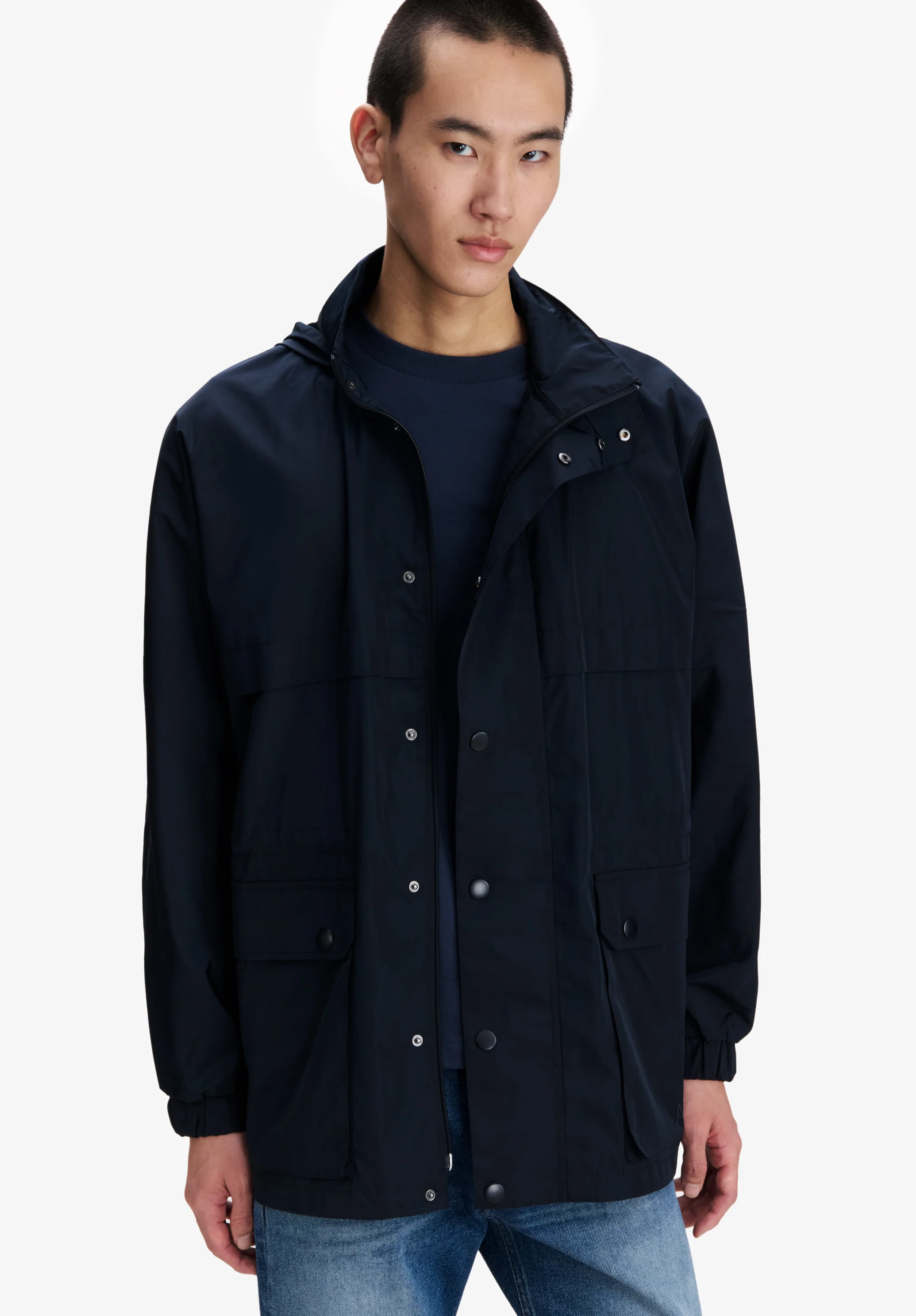 Coupe-vent bleu marine. - Dark navy