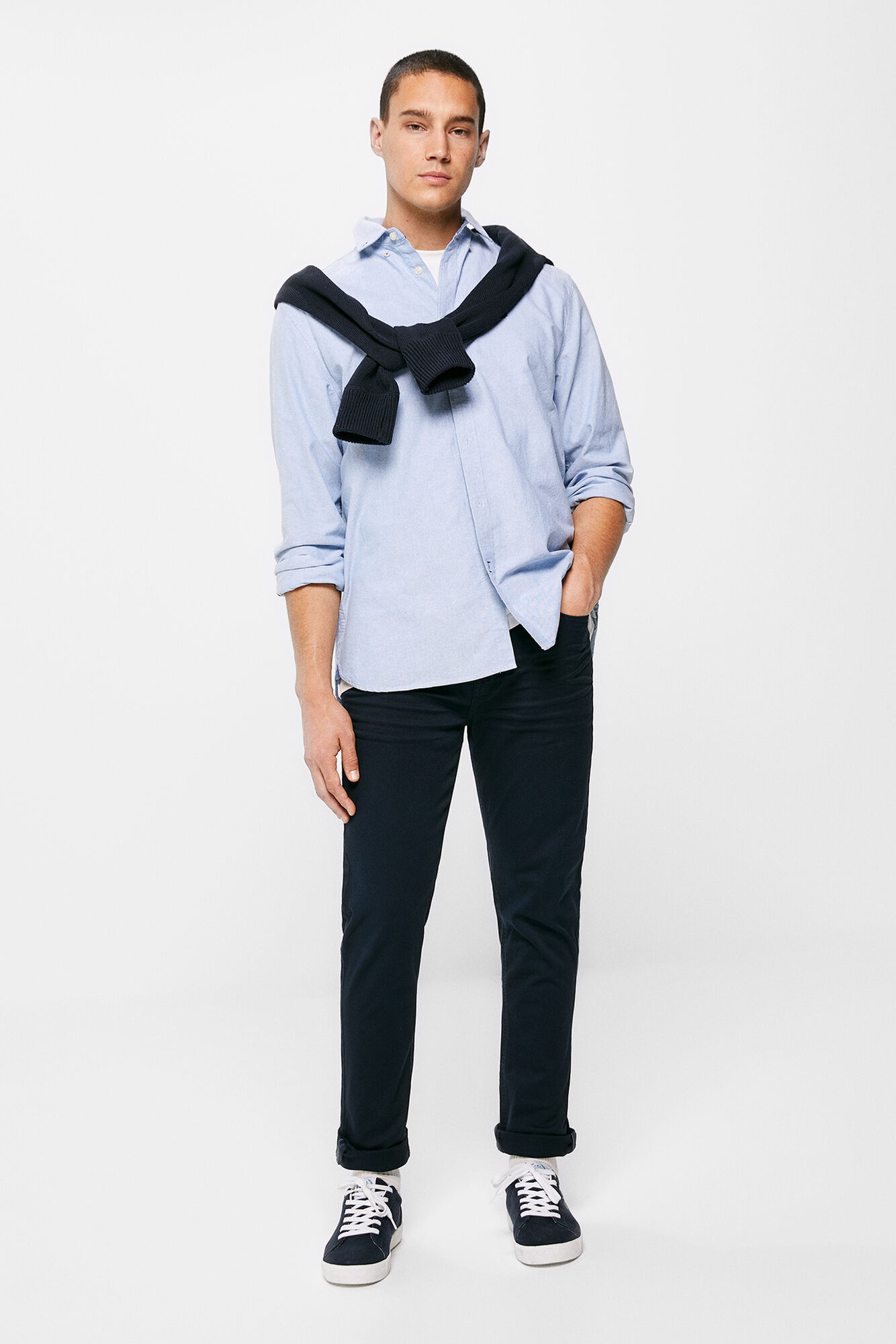 Calça de cinco bolsos com lavagem slim-fit
