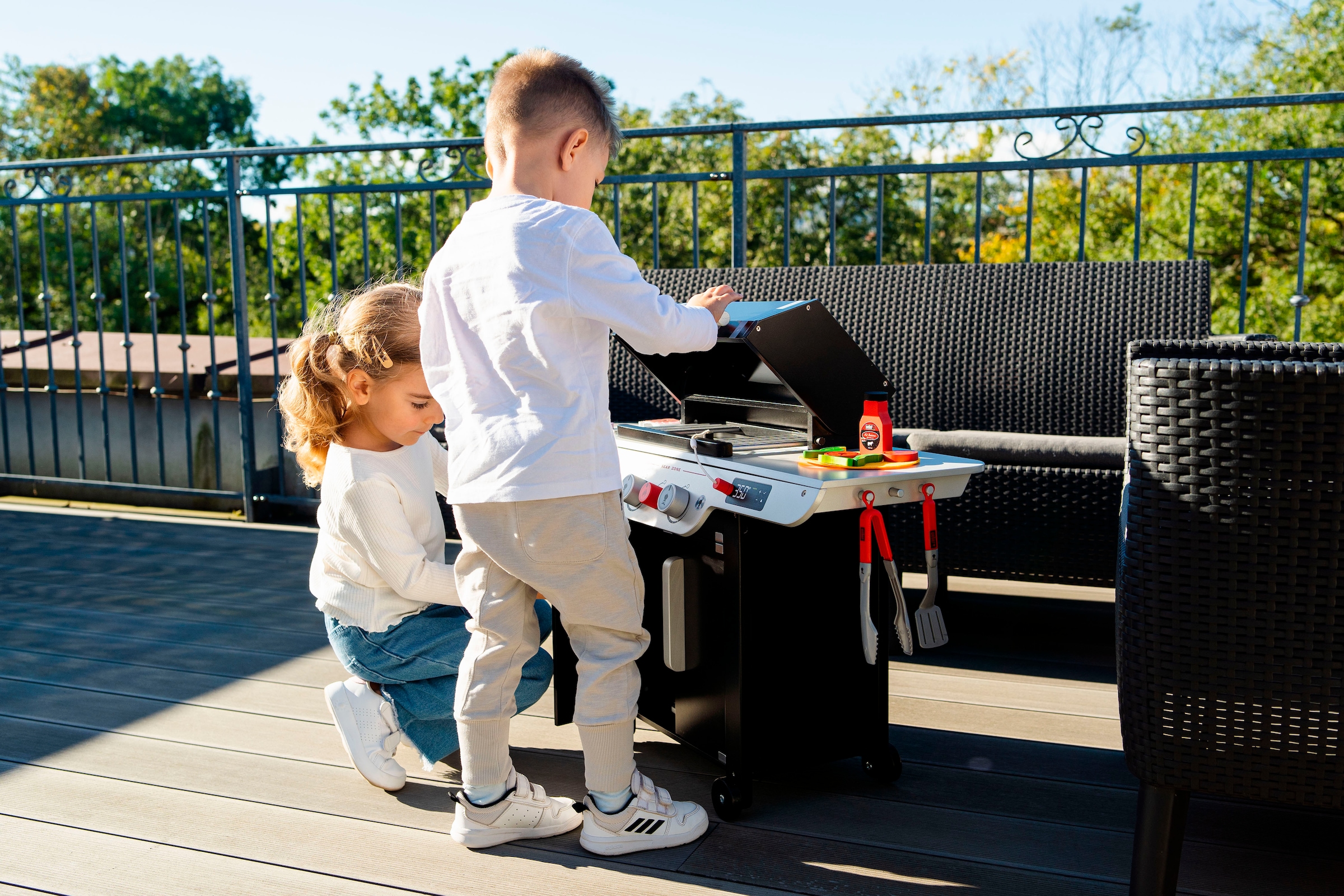 Klein Kinder-Grill »Weber, Genesis« FSC® - schützt Wald