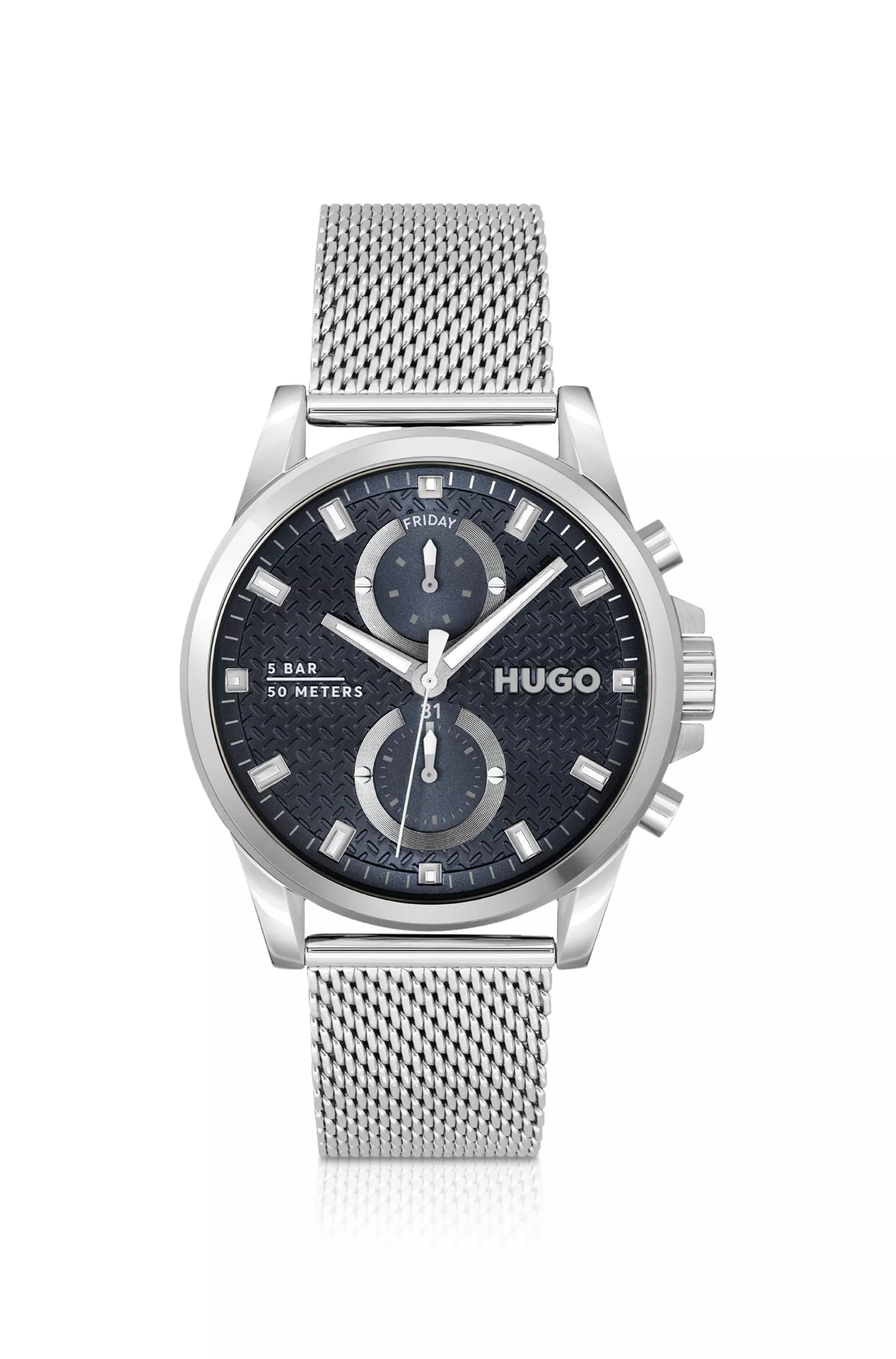 Relógio HUGO com mostrador vermelho e azul e pulseira de malha.