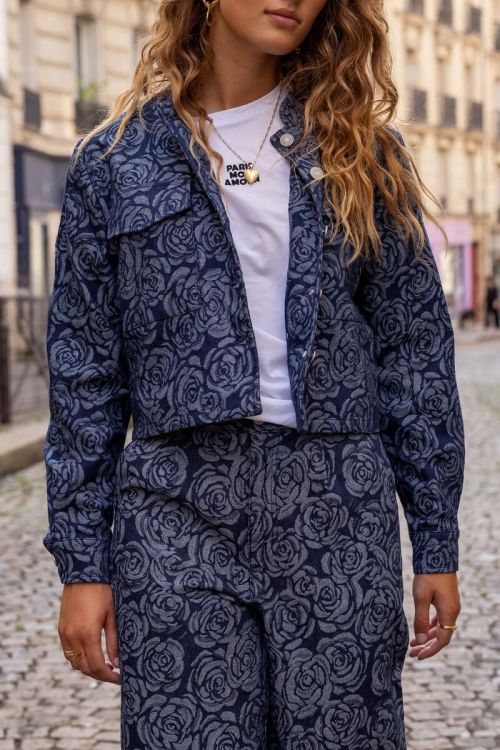 Blauw denim jasje met rozen