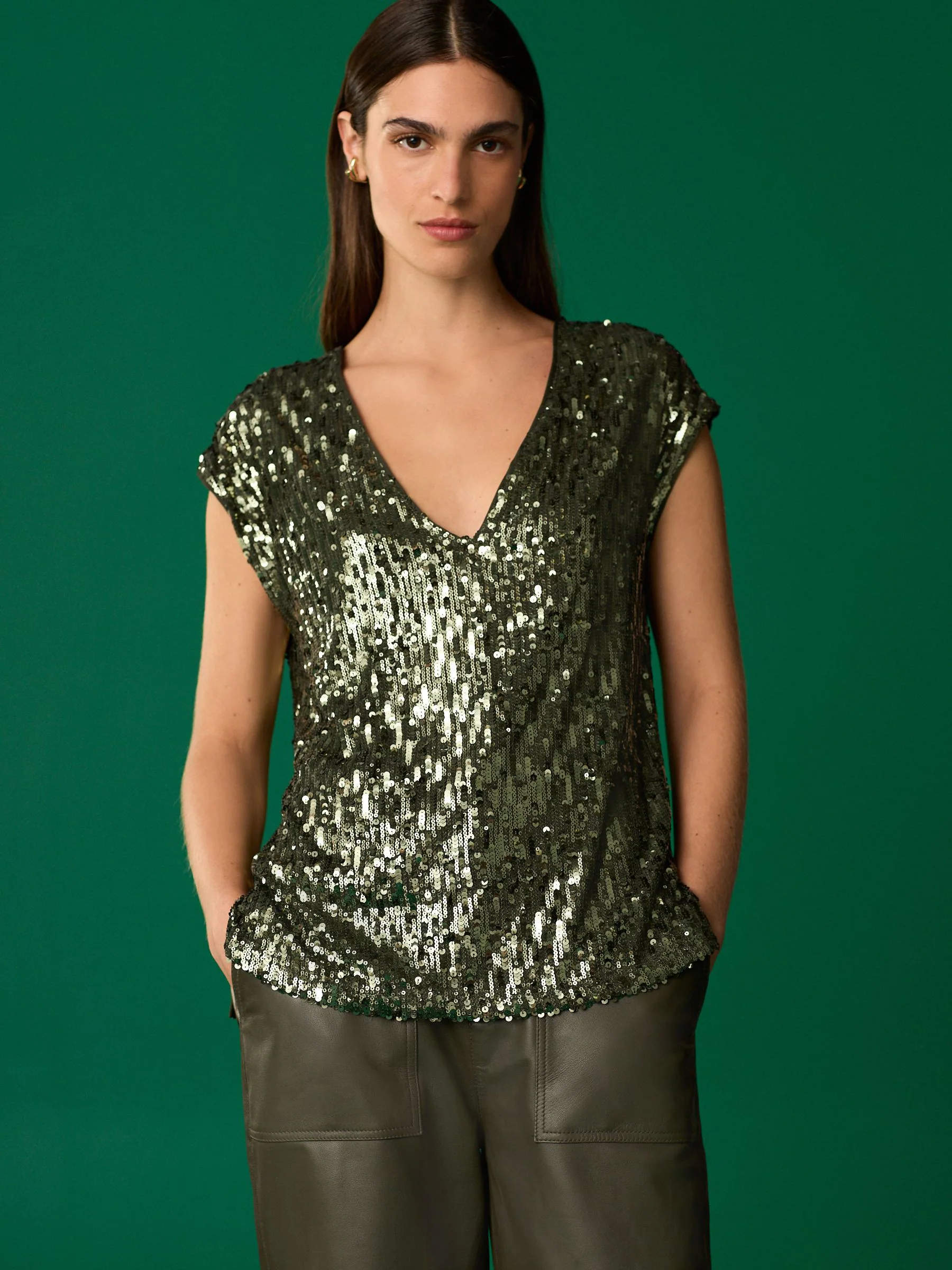 Groen - Sequin V-Neck Sleeveless Top