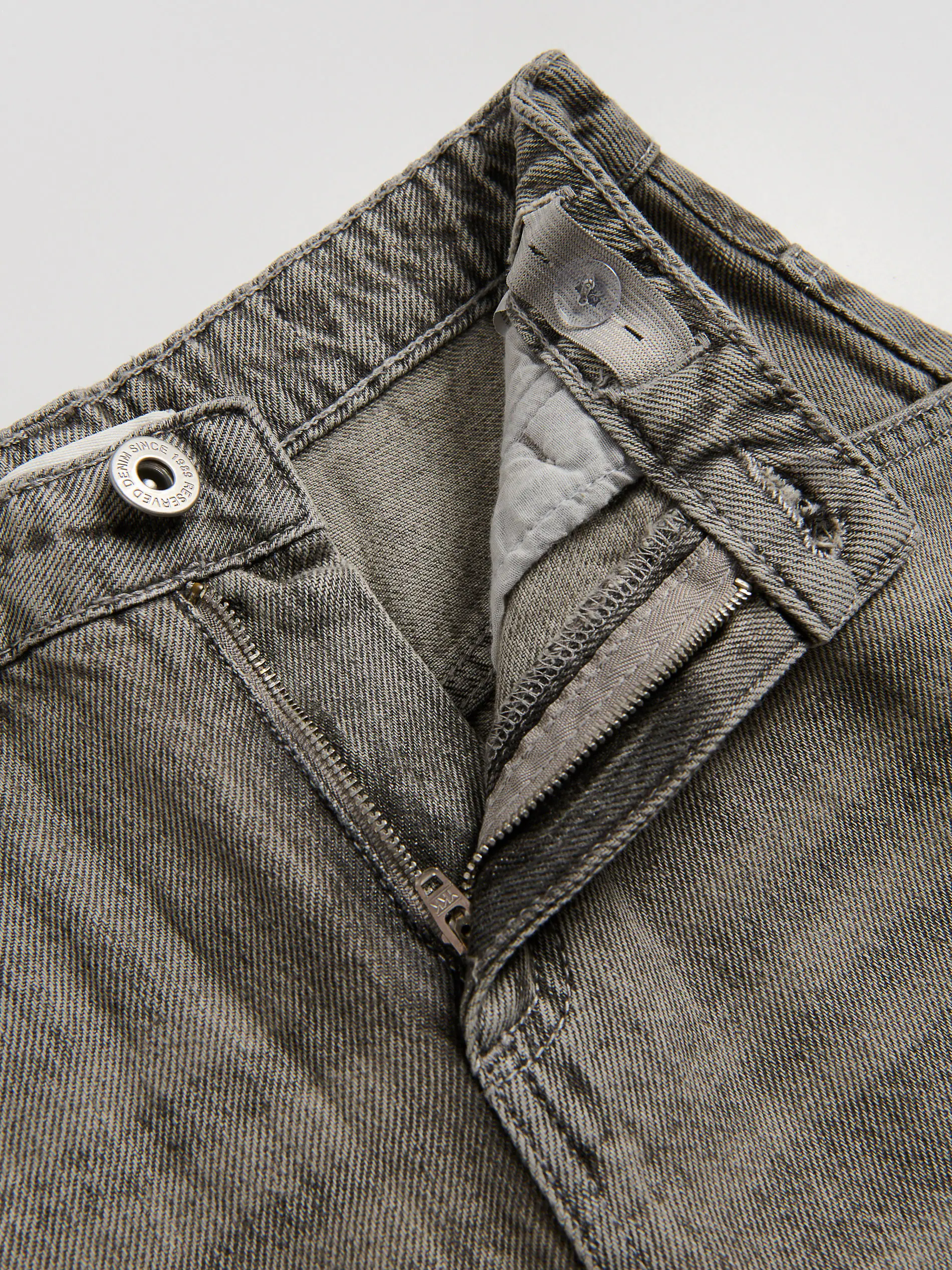Wide-Leg-Jeans mit Cargotaschen