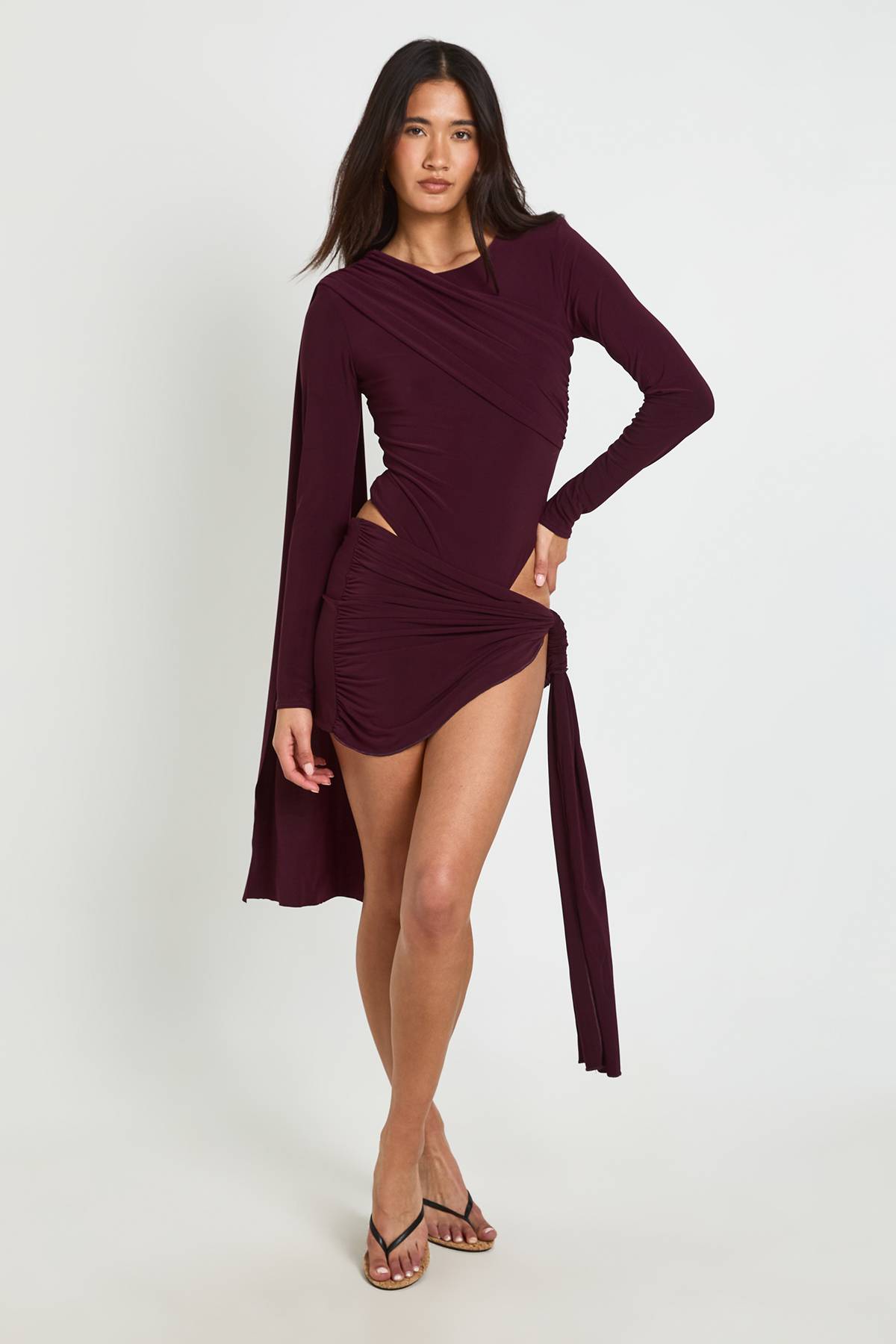 boohoo Body À Détail Drapé Devant Double Couche En Tissu Slinky