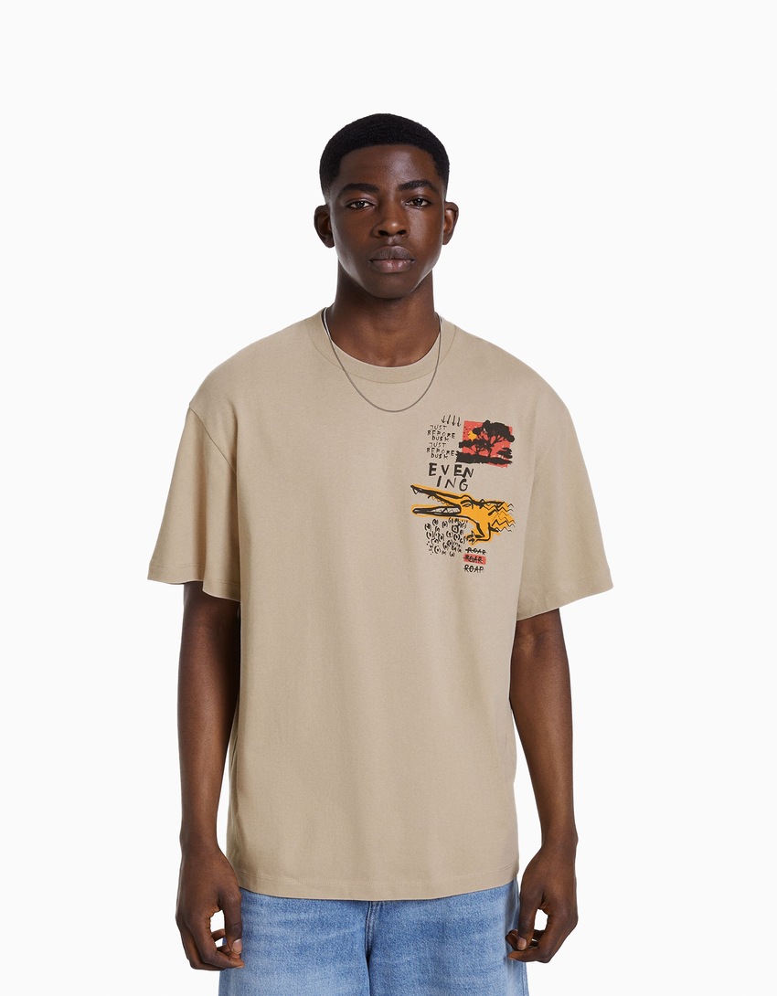 Camiseta de manga curta com estampa e modelagem quadrada