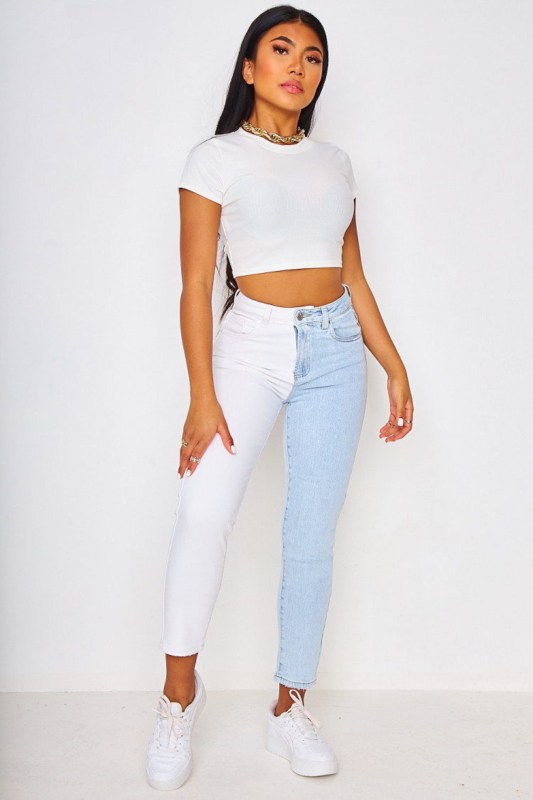 Jeans coupe droite bicolore contrastant bleu et blanc