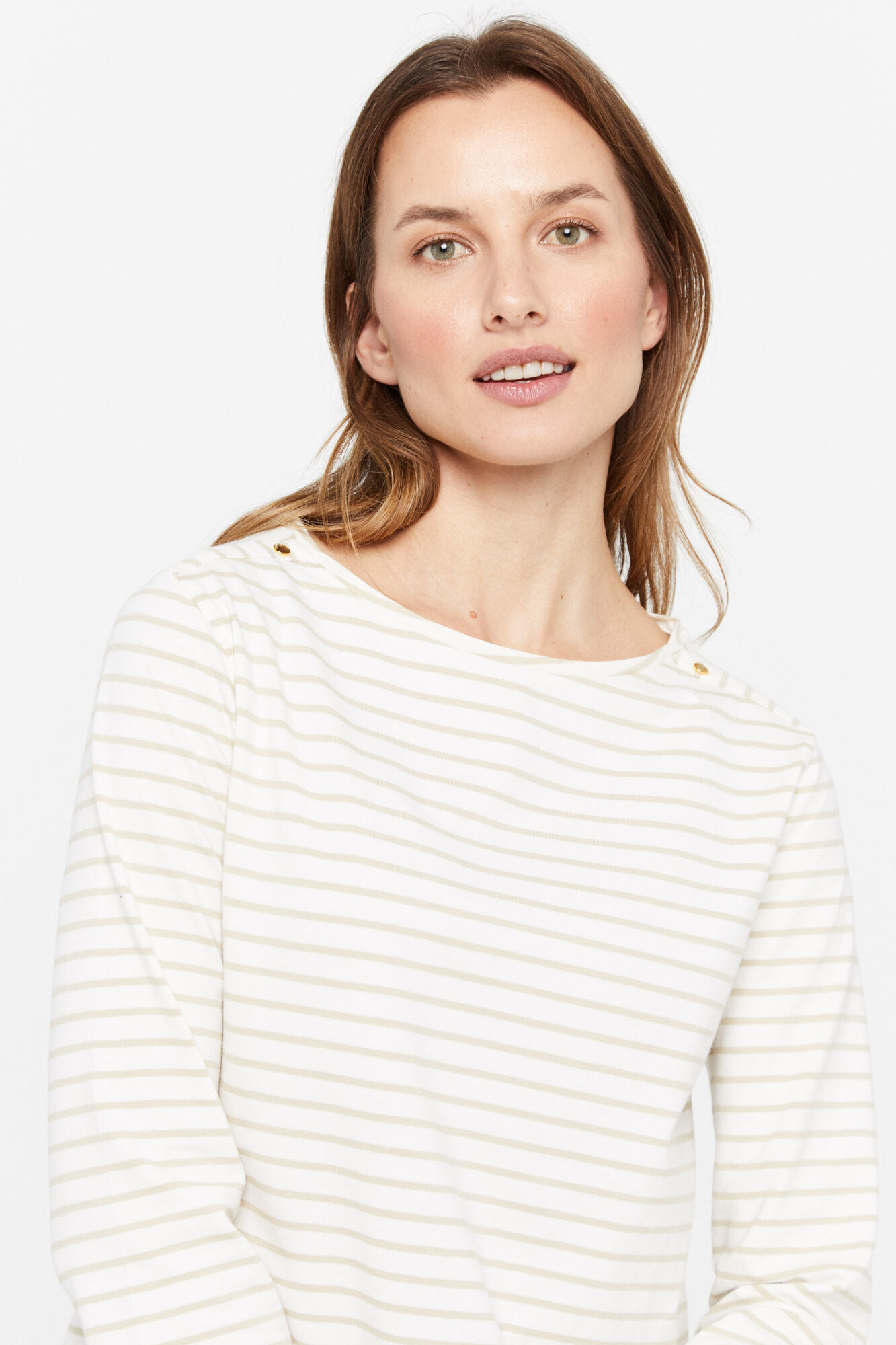 Camiseta básica com decote canoa - Marrom