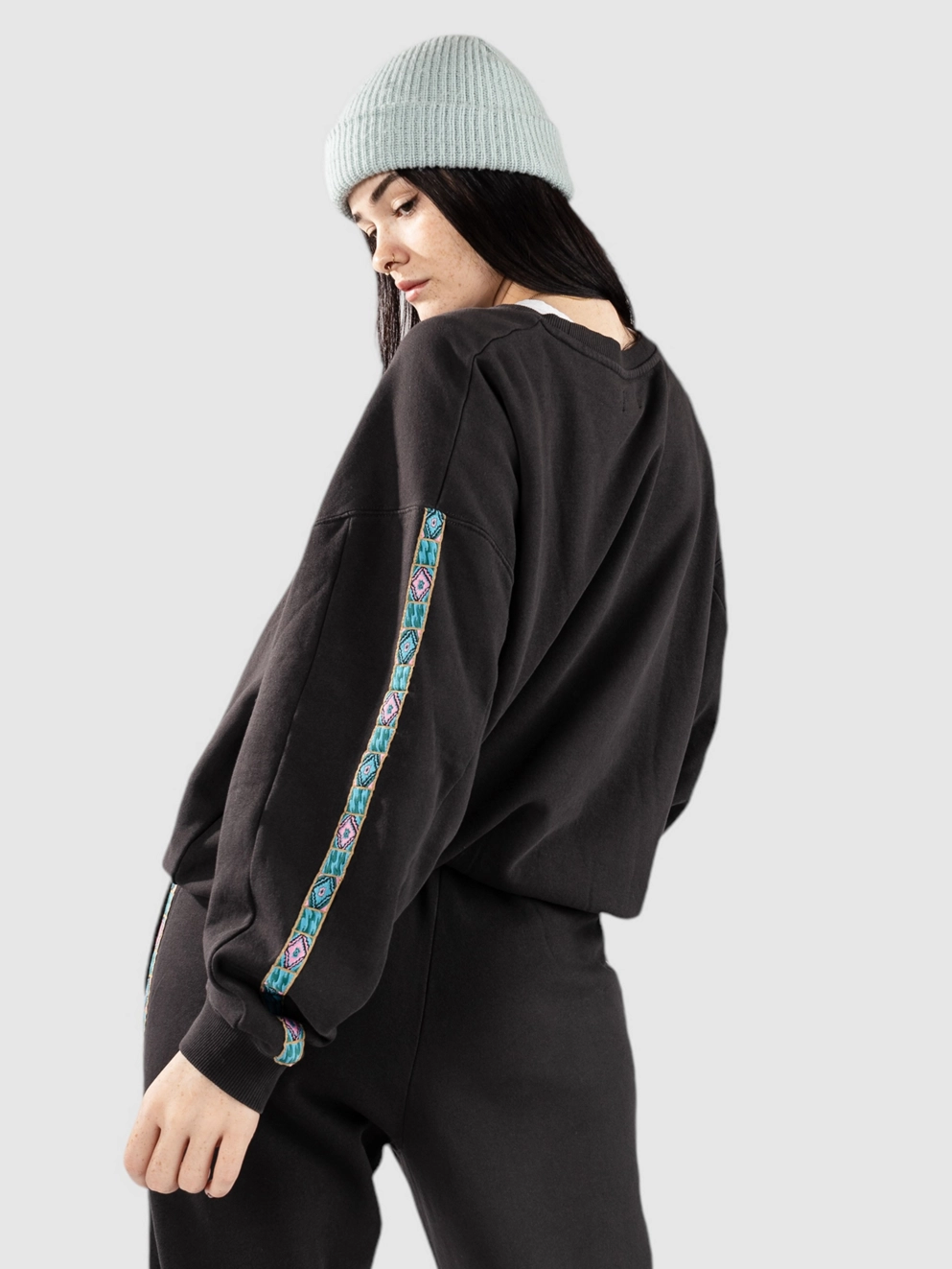 Billabong Swipe Right Kendal Crew Sweater black sands