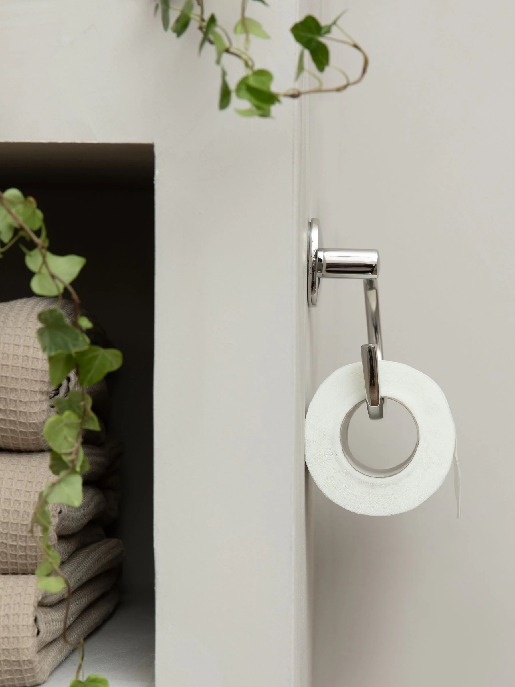 Robert Welch Burford hangtoiletrolhouder