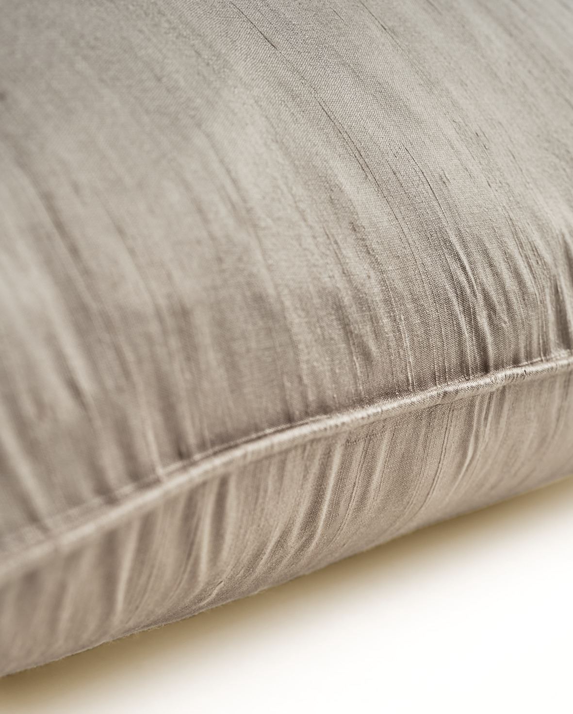 Pynteputetrekk taupe - 50x50 cm