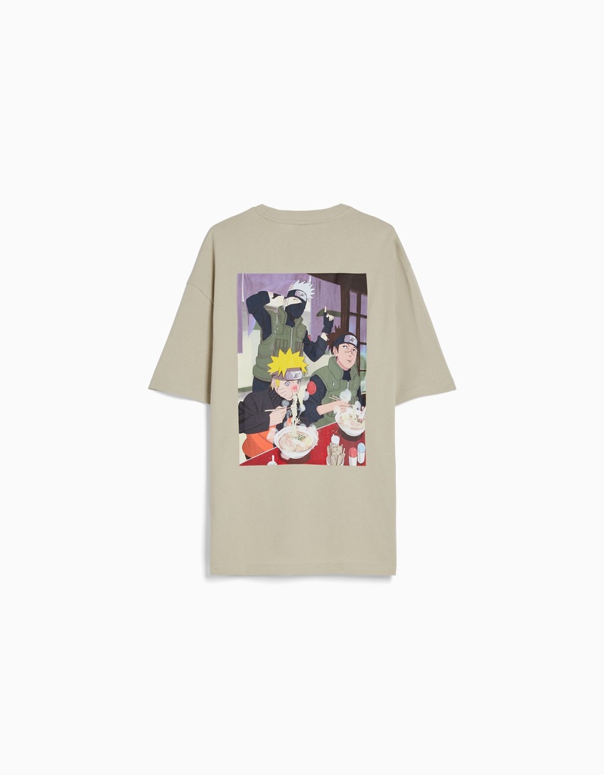 Camiseta de manga curta com estampa Naruto e modelagem quadrada