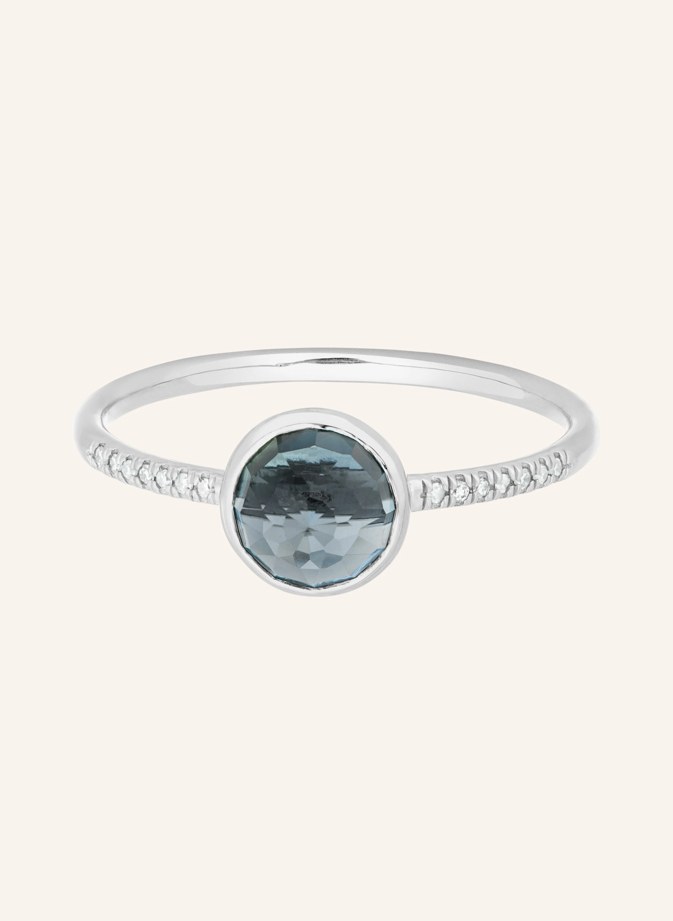 Leaf Ring BLUE TOPAS aus 14 Karat Weißgold mit Diamanten