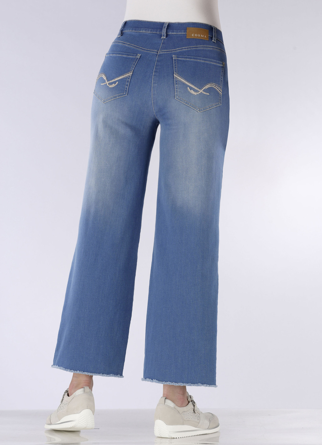 Jeans mit modischer Beinweite