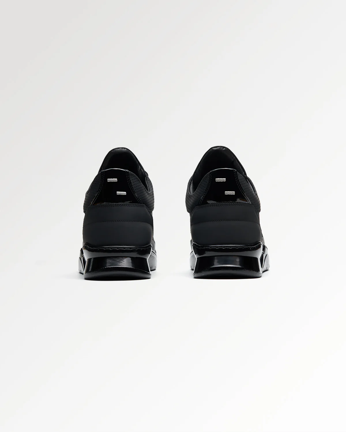 Low Top Ghost Tech Black