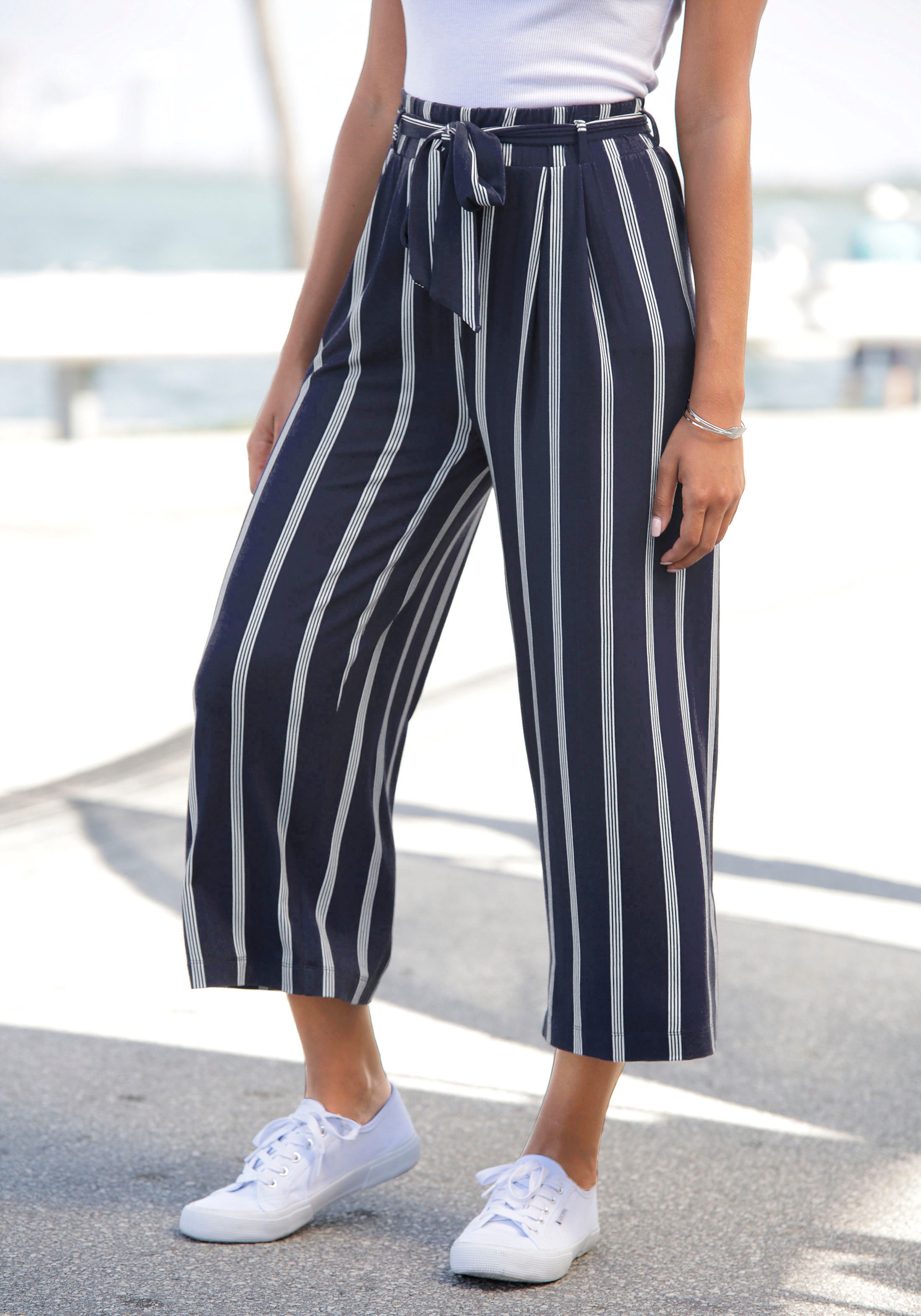 LASCANA Culotte  in Paperbag-Form, luftige Jerseyhose, casual