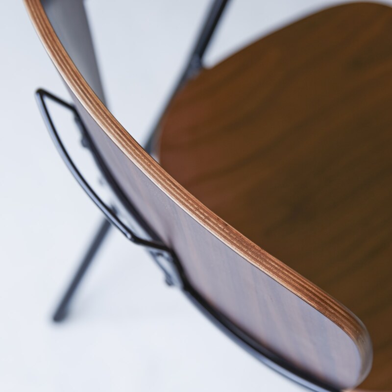 Chaise Ada en noyer et métal