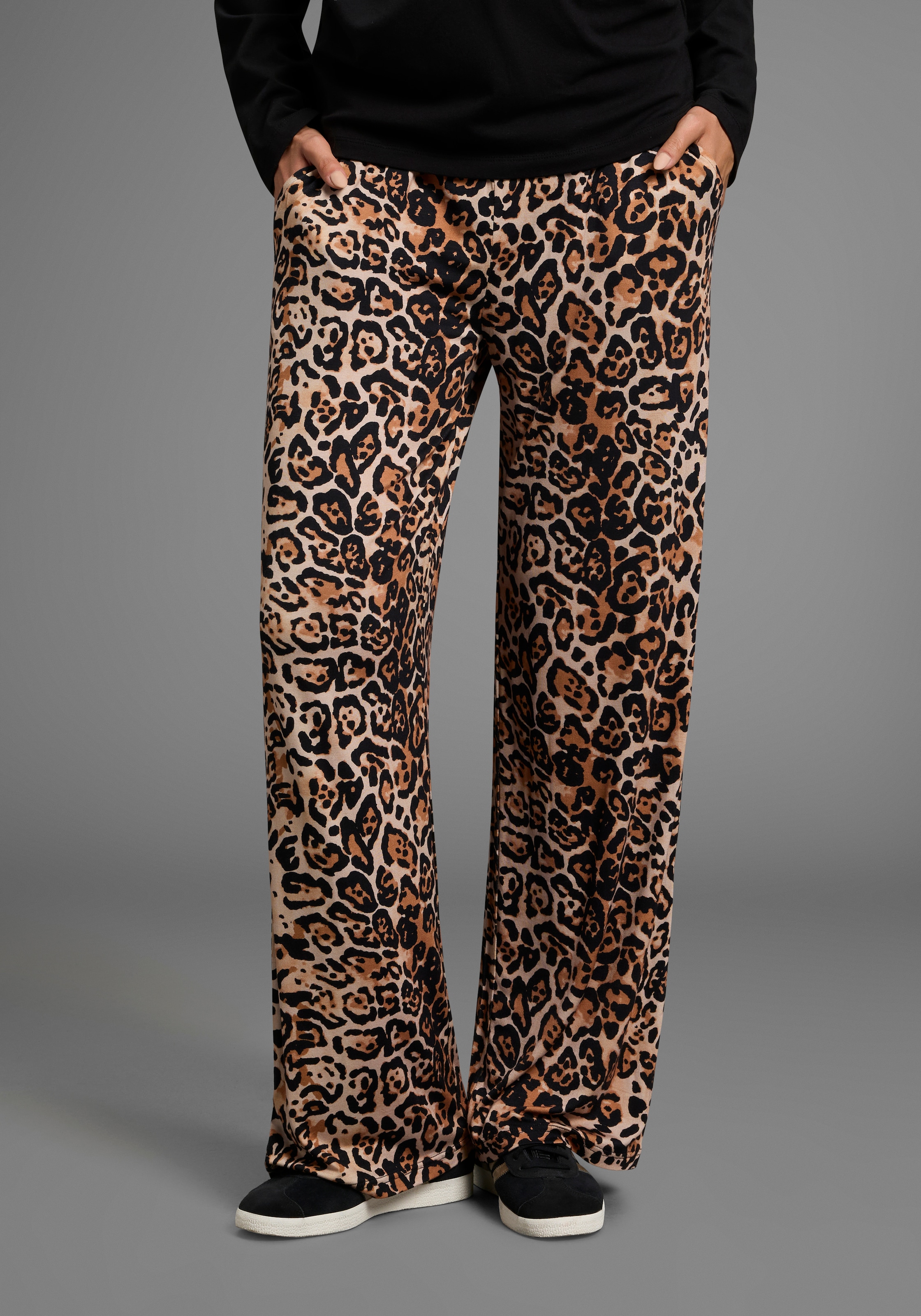 Neun Monate Umstandshose »Jerseyhose für Schwangere in Leo Design«  Umstands-Hose mit weitem Bein
