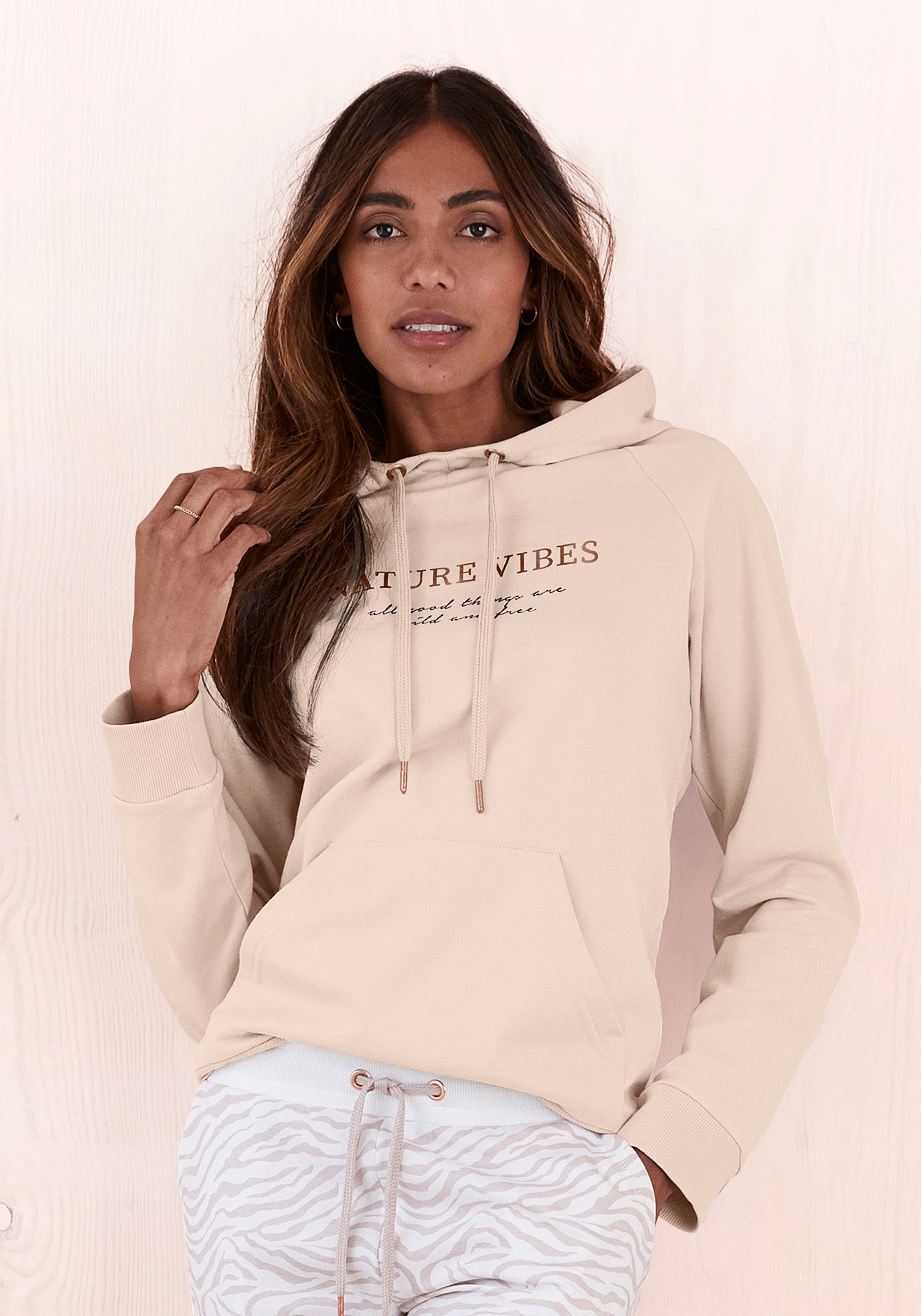 LASCANA Hoodie , mit Kängurutasche, Loungewear