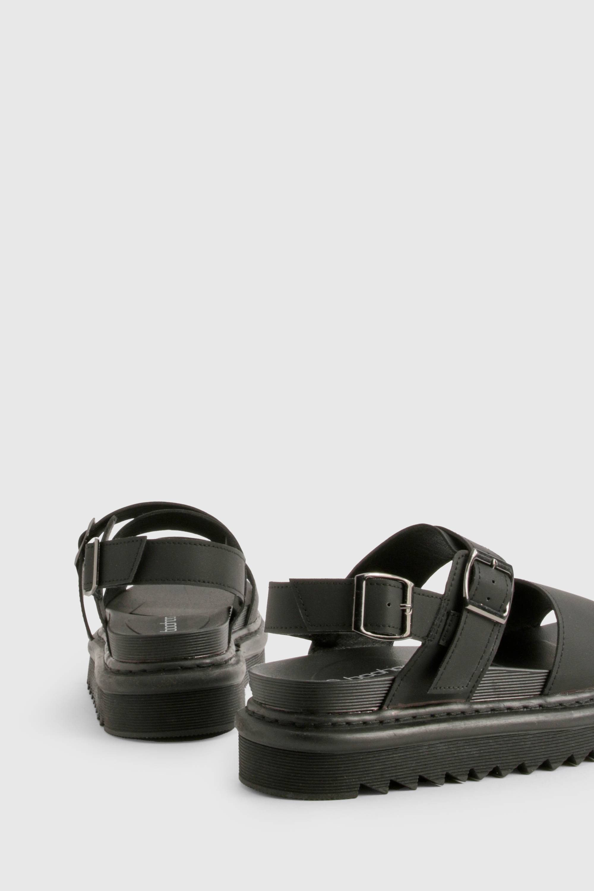 boohoo Sandales compens à plateforme chunky avec détails de boucle