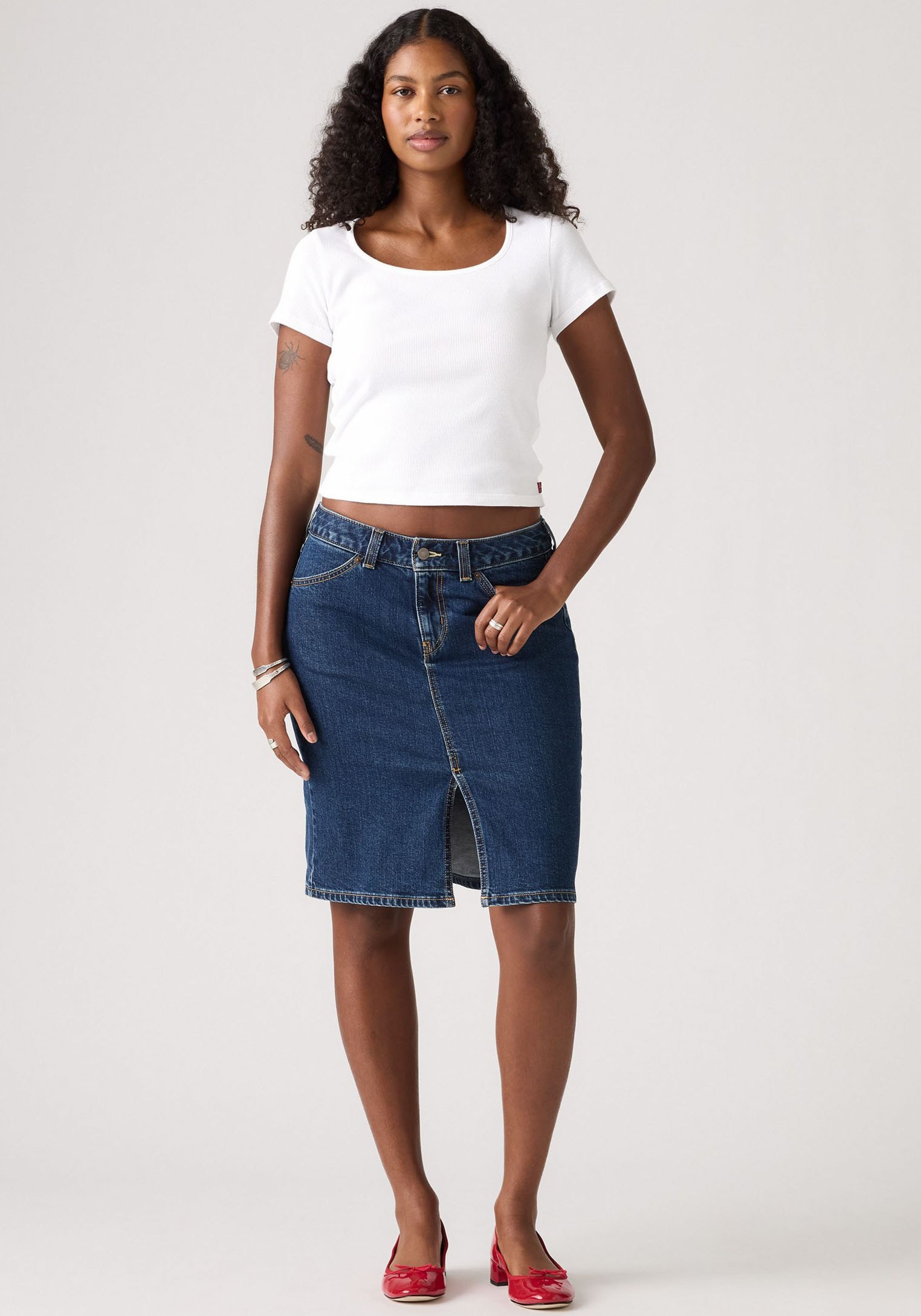Levi's® Jeansrock »LOW MIDI SKIRT ME«, mit Schlitz für mehr Bewegungsfreiheit