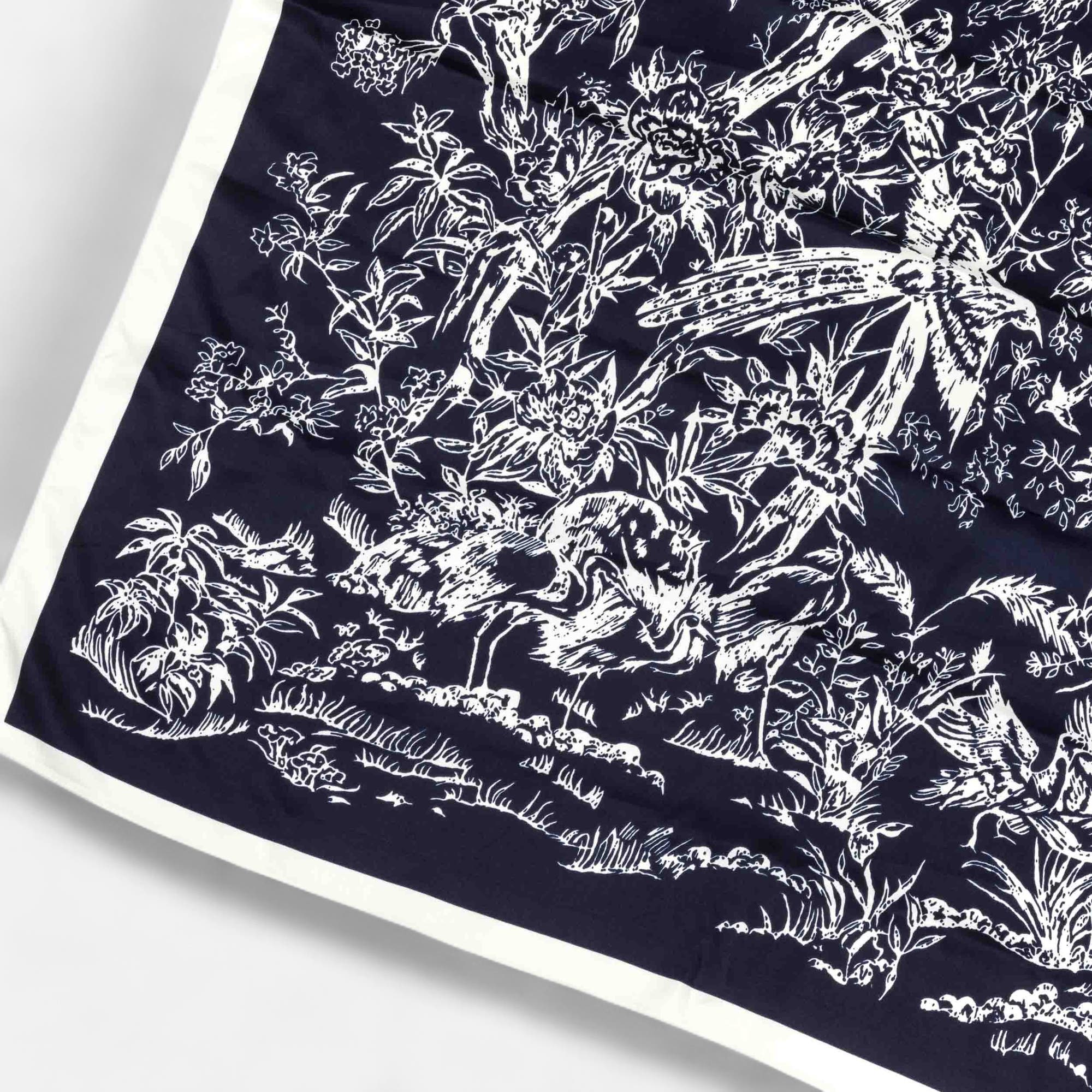 Foulard bleu marine