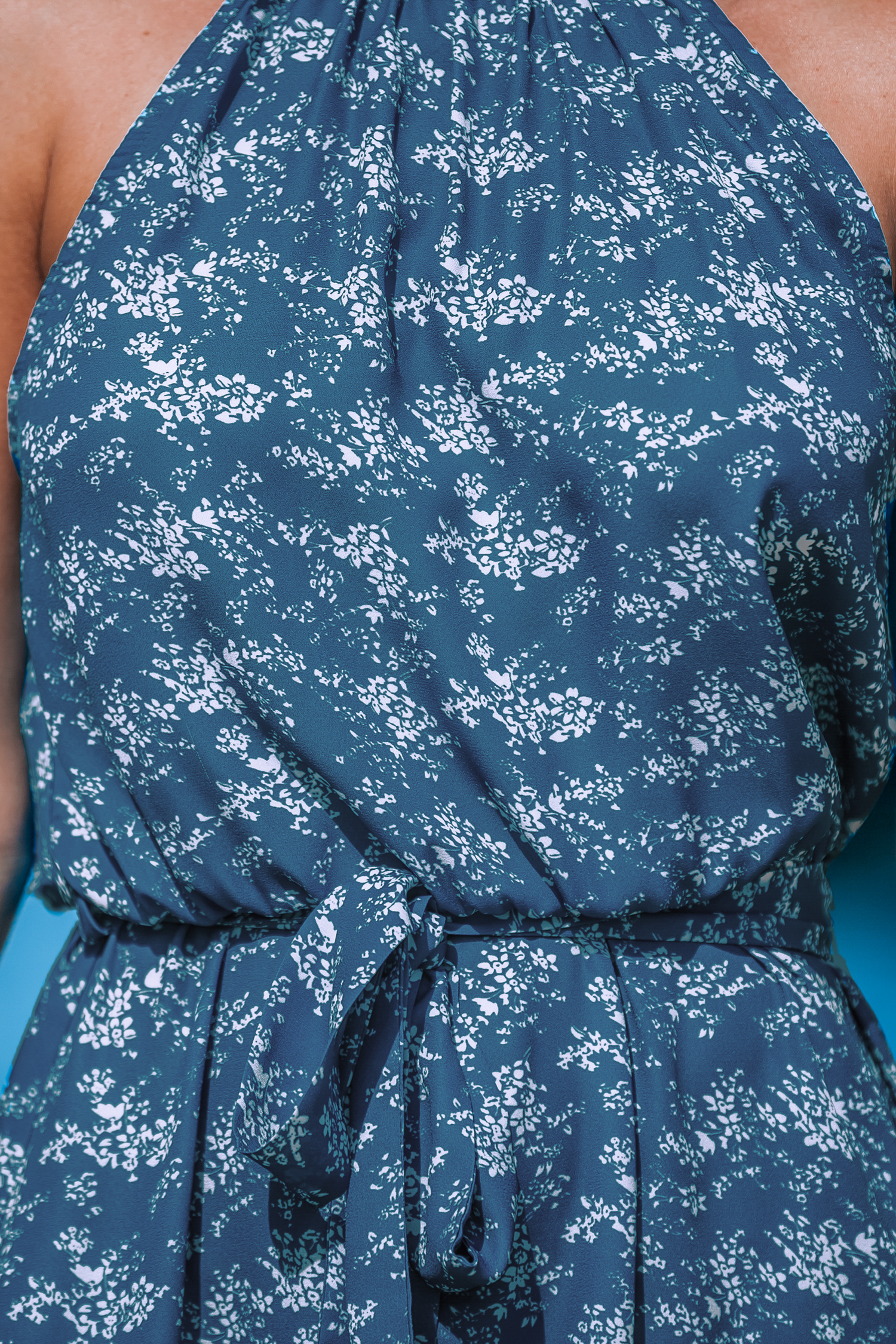 Robe mini avec col licou et taille à nouer bleue