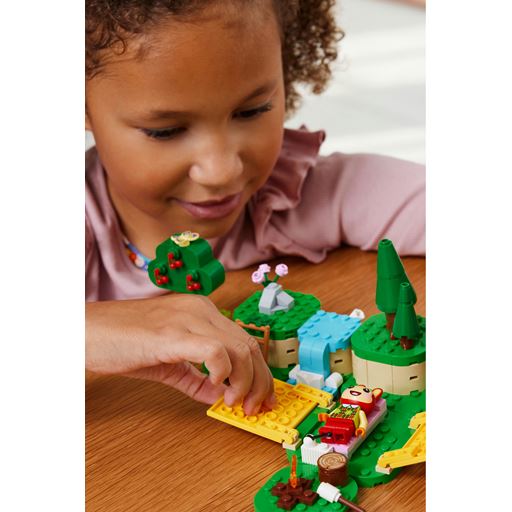 LEGO Animal Crossing Bunnie Laver Udendørs Aktiviteter - 77047