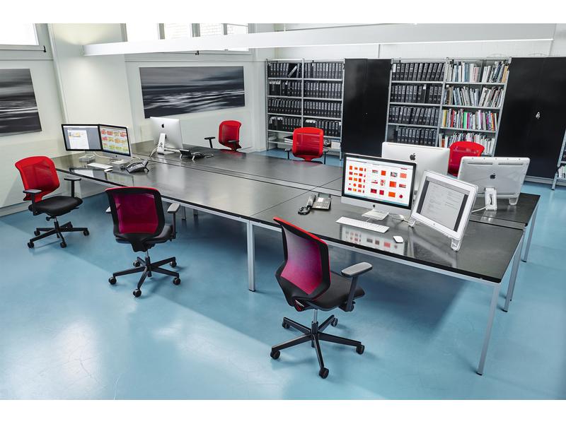 Giroflex Bürostuhl Chair2Go 434 Schwarz/Rot Drehstuhl mit hohem Sitzkomfort