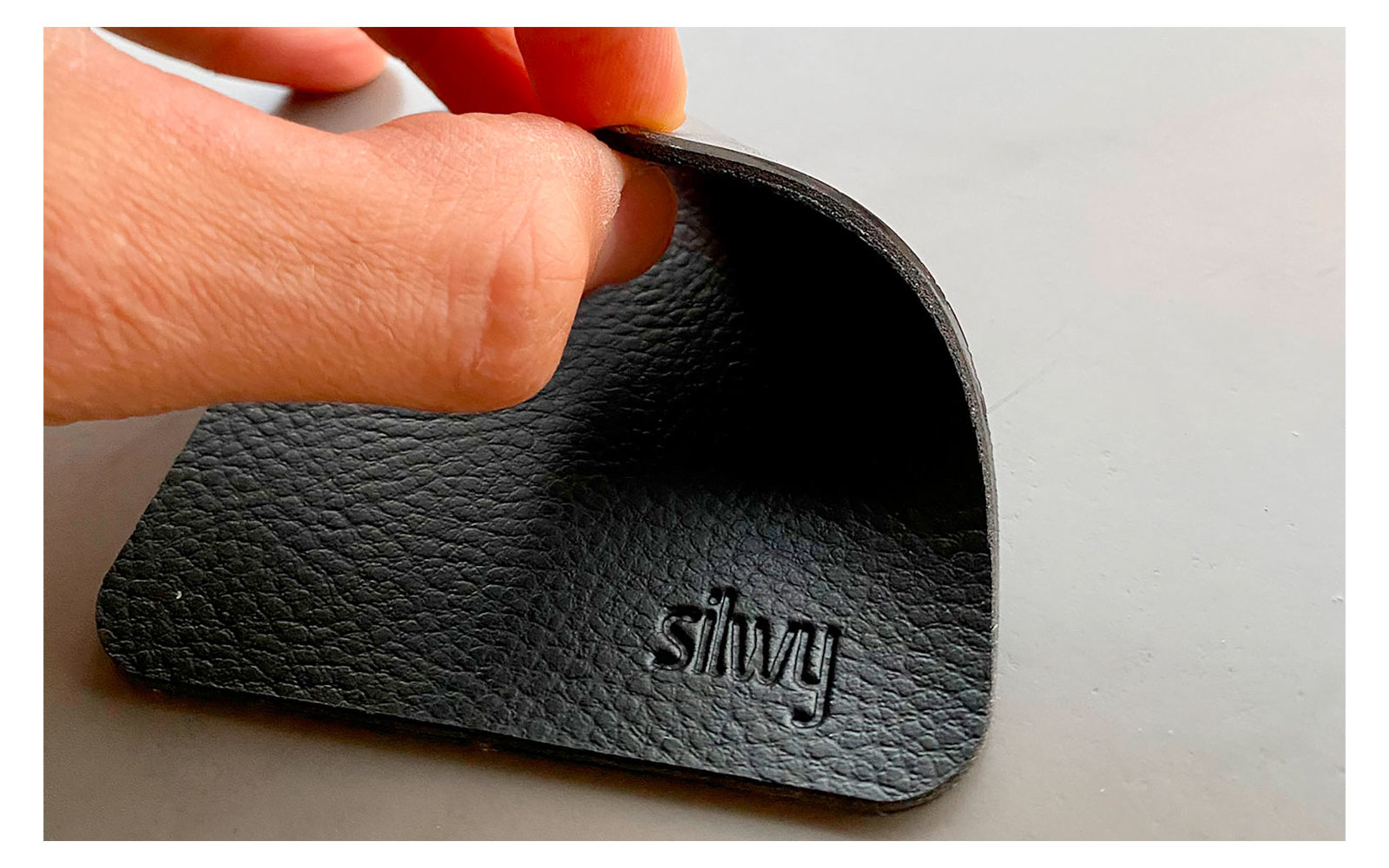 silwy® Magnet-Bier-Kunststoffgläser inkl. Metall-Nano-Gel-Pad 2 Stk. (500 ml)