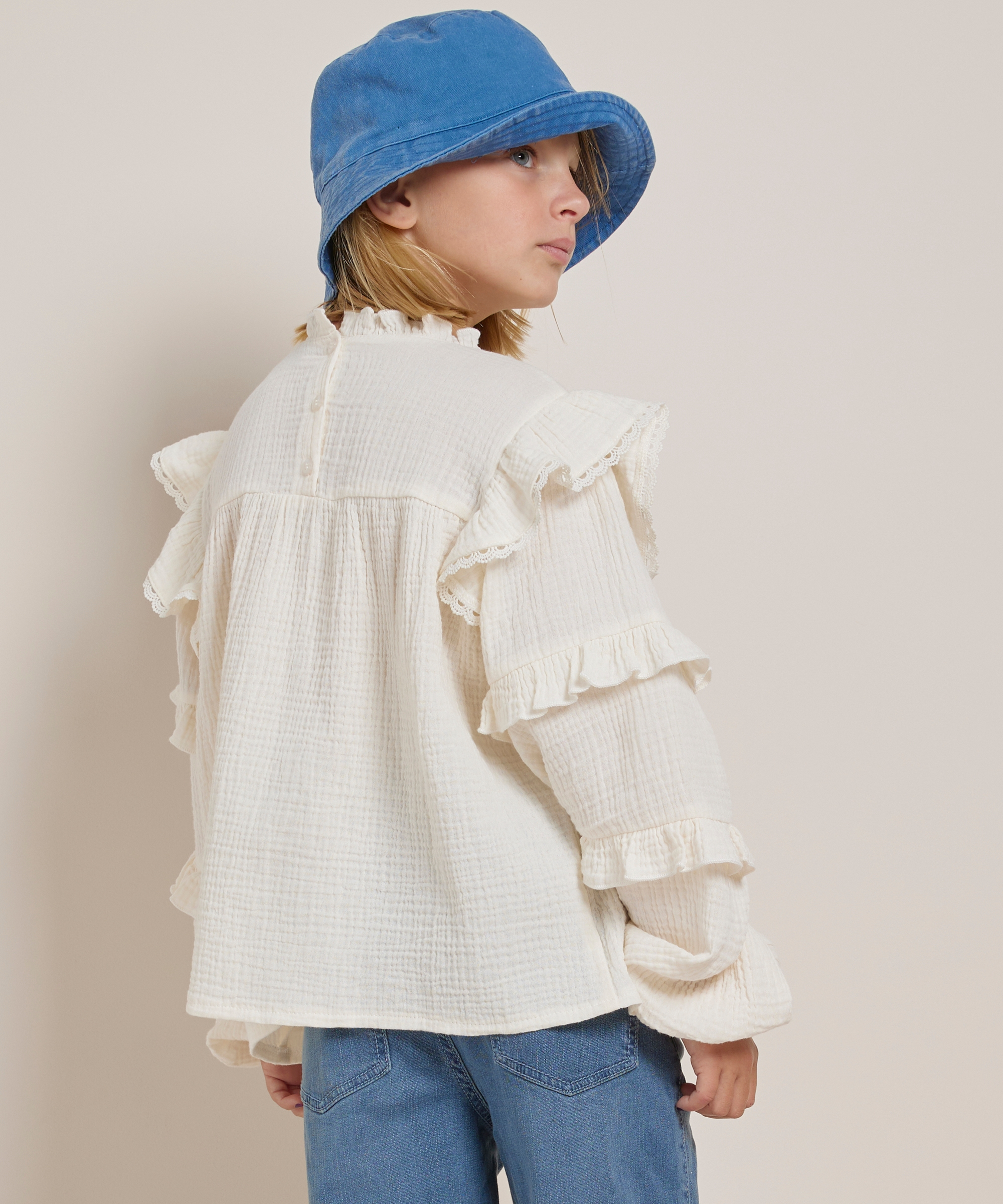 mousseline blouse met ruchesmouw